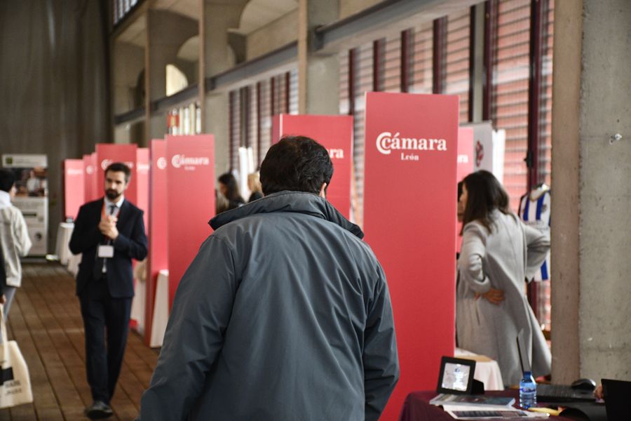 Abre La Iii Feria Del Empleo En Ponferrada Con Gran Afluencia De