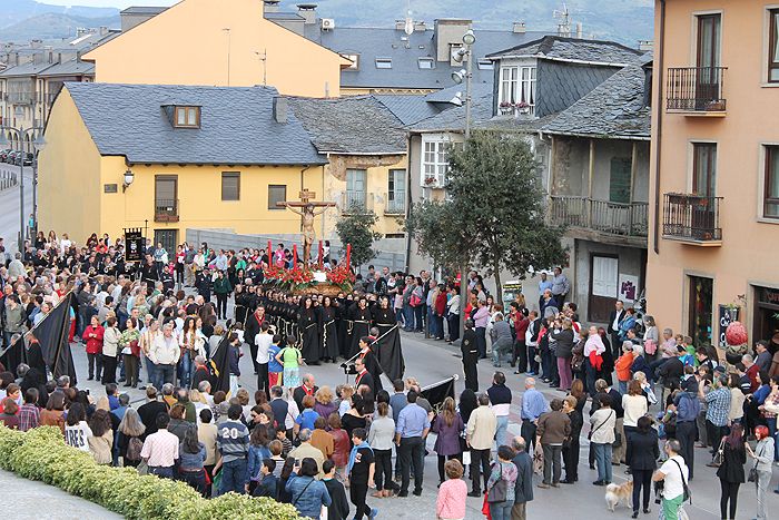 Procesión Vía Crucis al Castillo