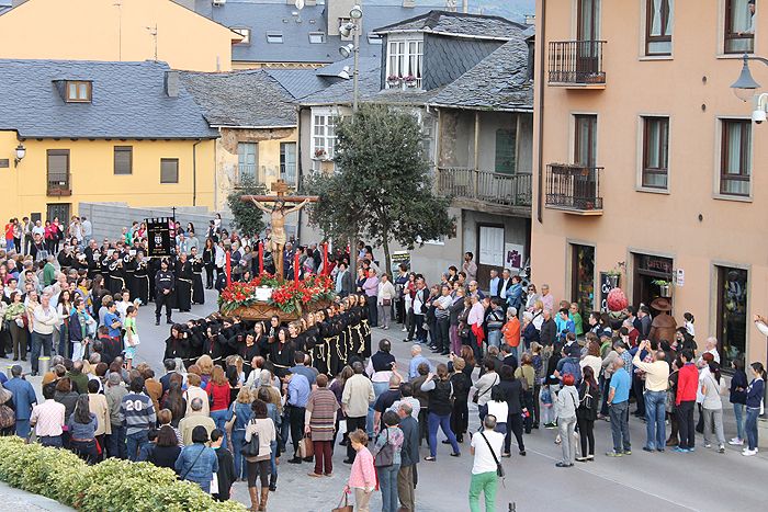 Procesión Vía Crucis al Castillo