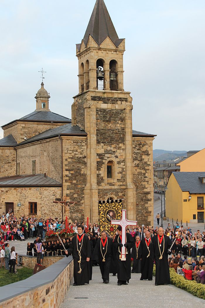 Procesión Vía Crucis al Castillo