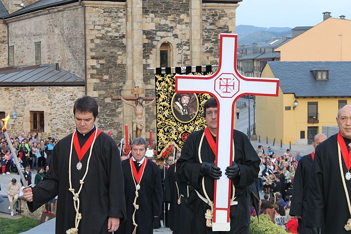 Procesión Vía Crucis al Castillo