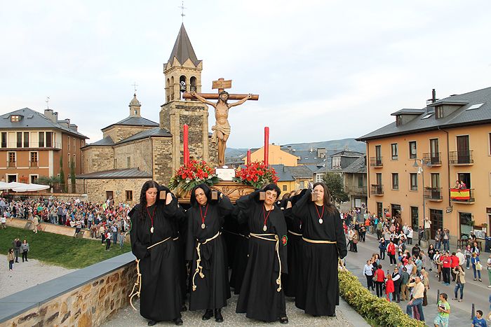 Procesión Vía Crucis al Castillo