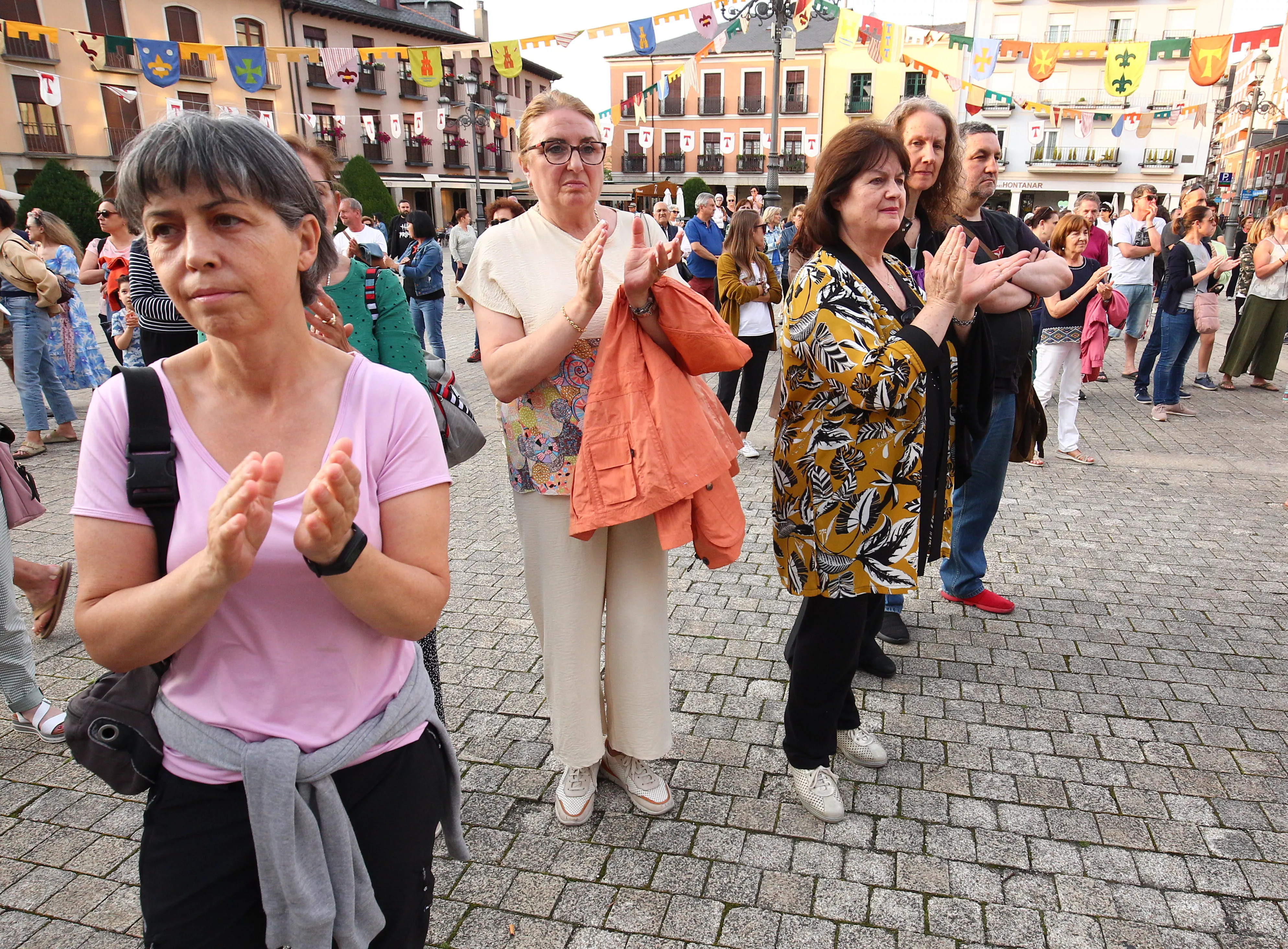 César Sánchez  ICAL. Concentración de la Asociación Feministas Bercianas en Ponferrada contra el cambio de criterio de la fiscalía en el caso de Pedro Muñoz 