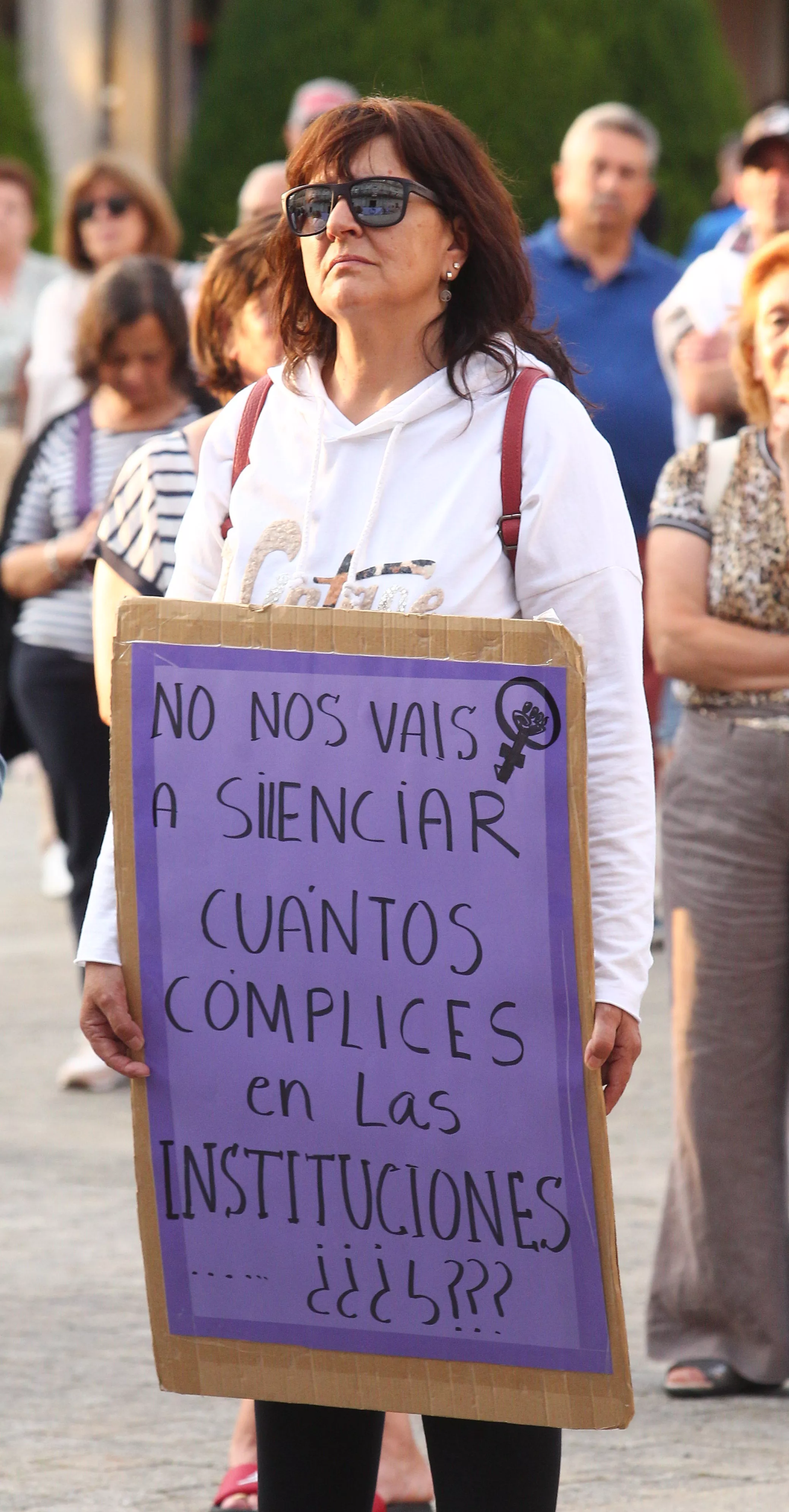 César Sánchez  ICAL. Concentración de la Asociación Feministas Bercianas en Ponferrada contra el cambio de criterio de la fiscalía en el caso de Pedro Muñoz