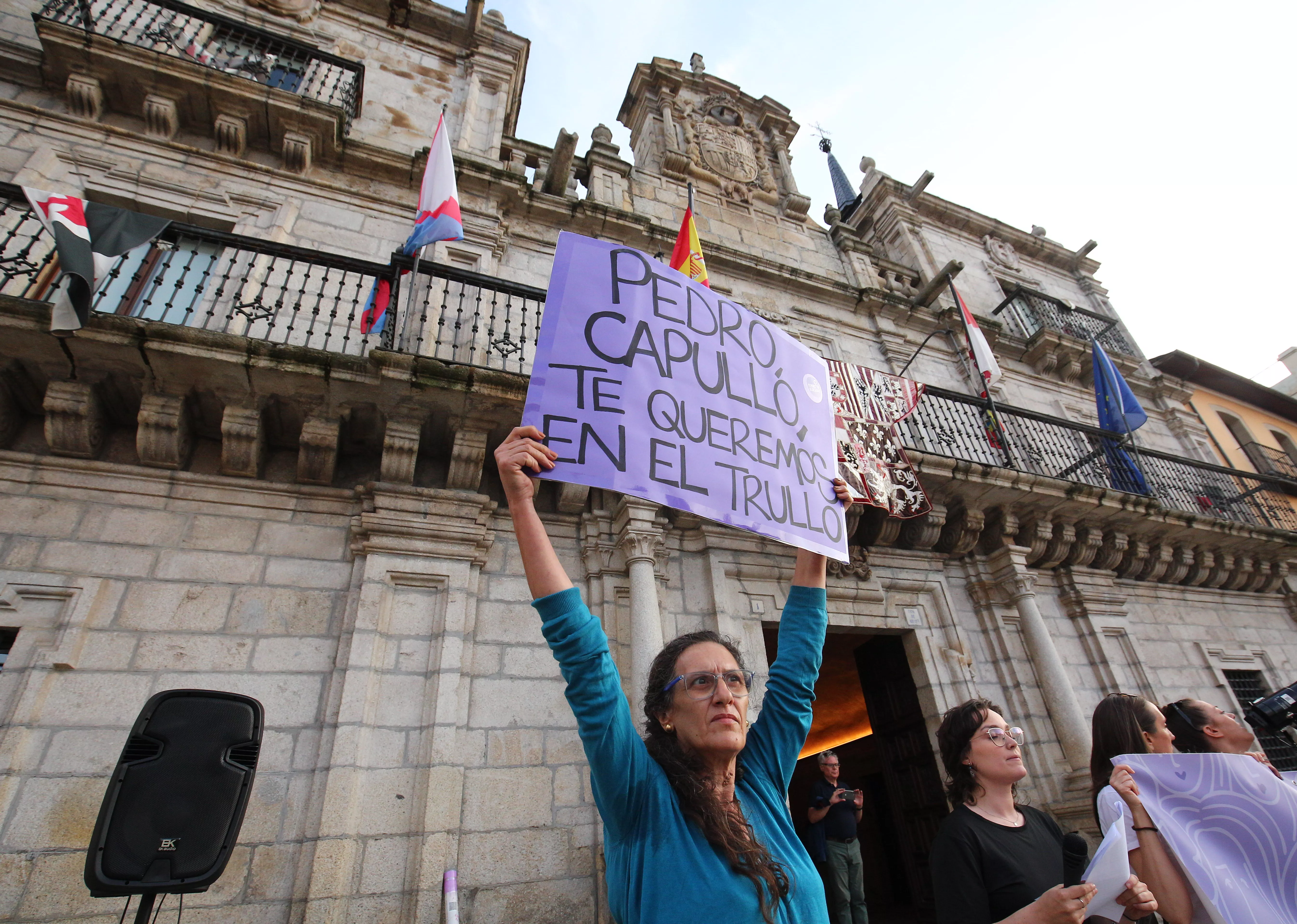 César SánchezICAL. Concentración de la Asociación Feministas Bercianas en Ponferrada contra el cambio de criterio de la fiscalía en el caso de Pedro Muñoz