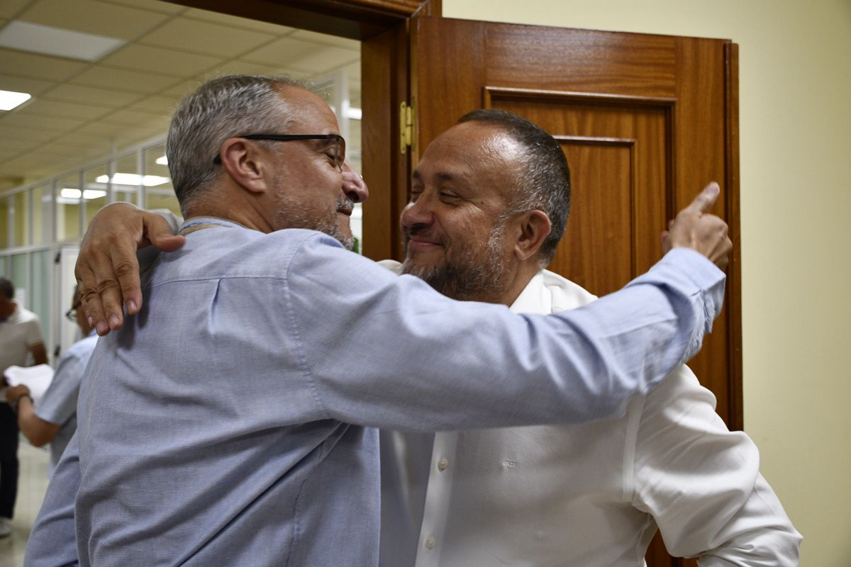 Olegario Ramón, candidato a la presidencia del Consejo del Bierzo, y Gerardo Álvarez Courel, quien deja el puesto