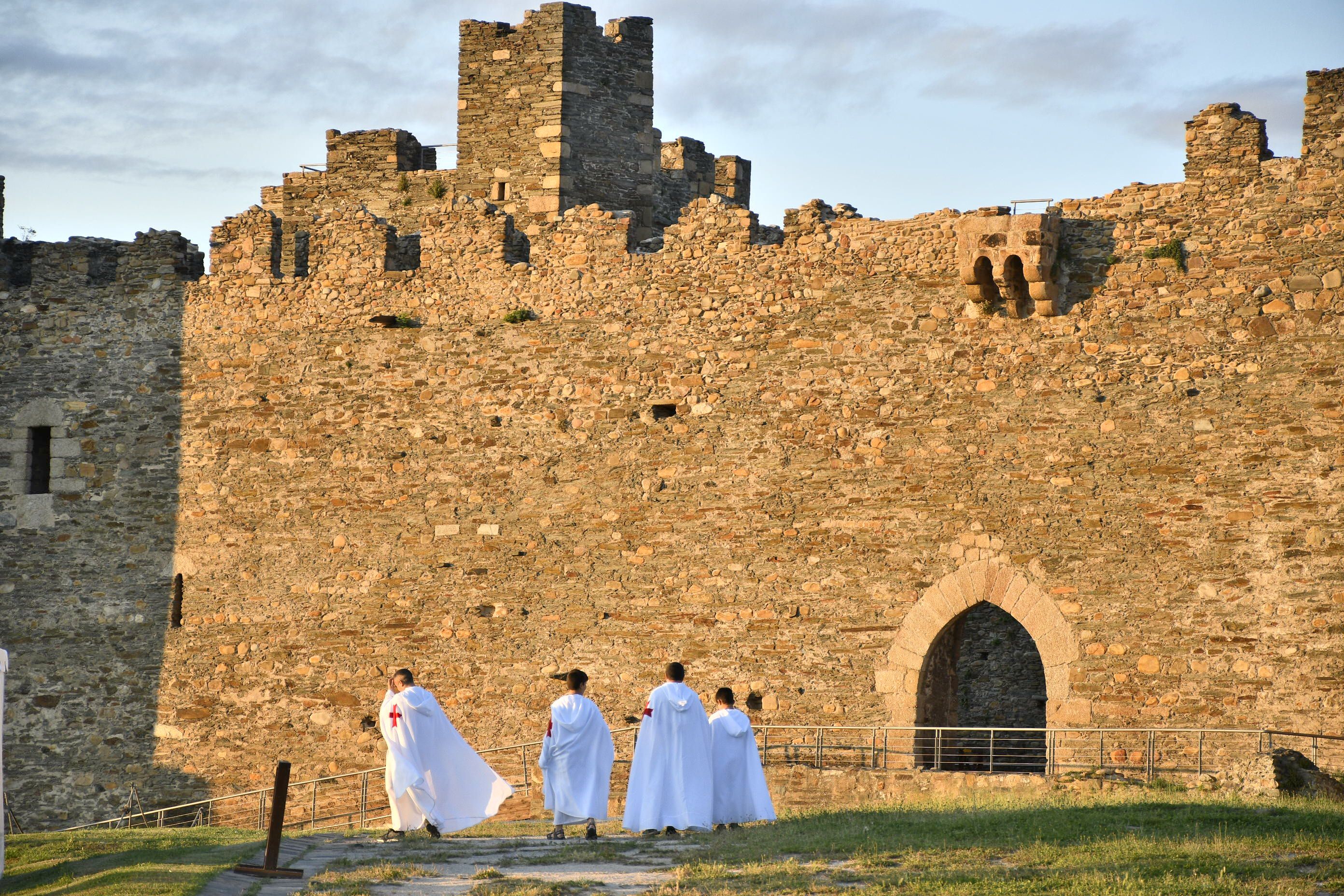 Ordenación de nuevos caballeros de la Noche Templaria