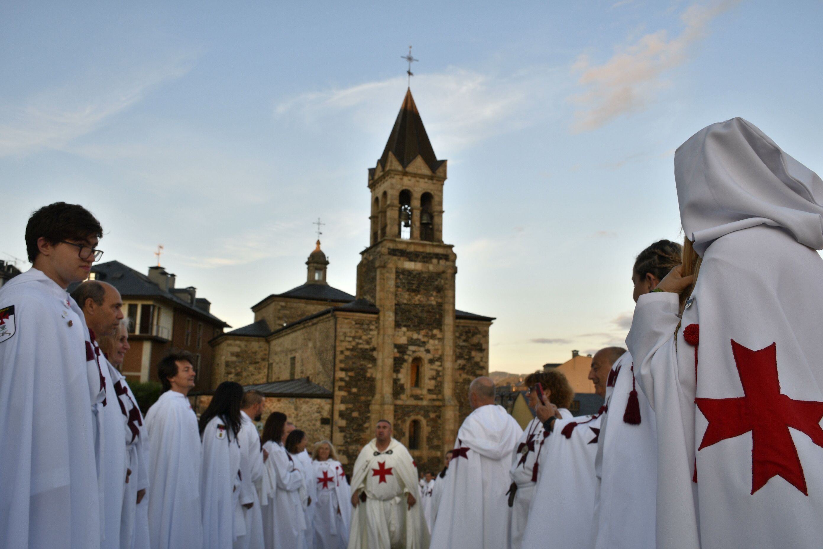 Ordenación de nuevos caballeros de la Noche Templaria