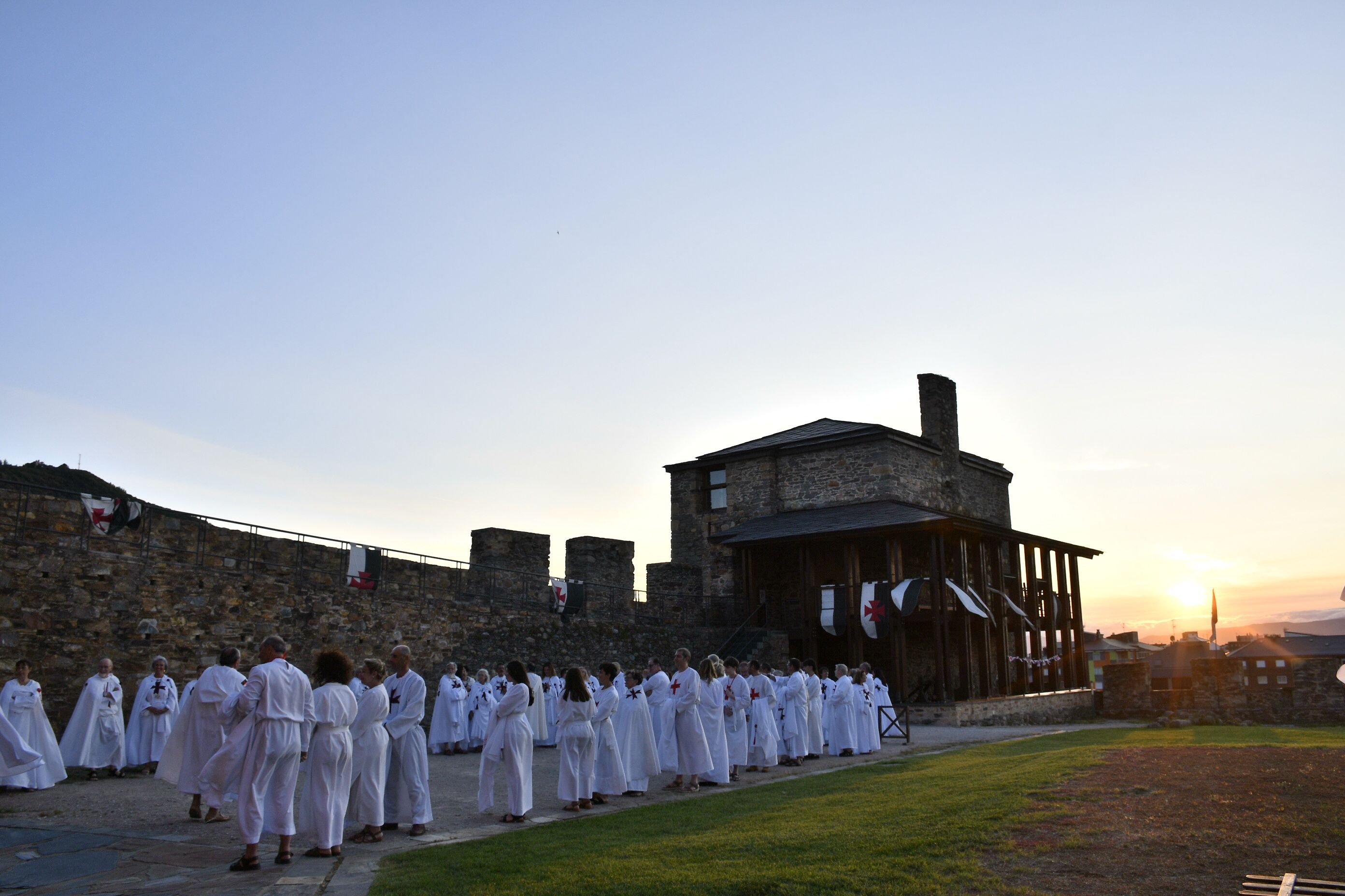 Ordenación de nuevos caballeros de la Noche Templaria