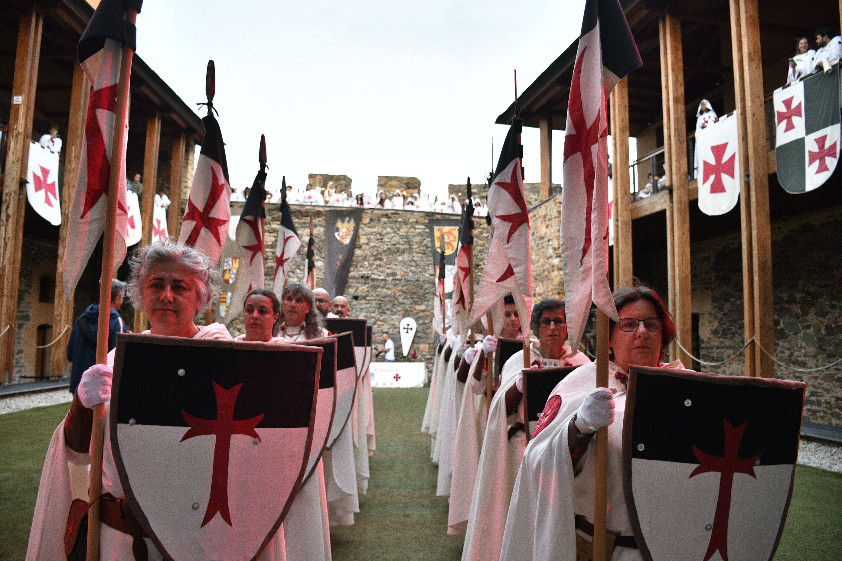 Ordenación de nuevos caballeros de la Noche Templaria