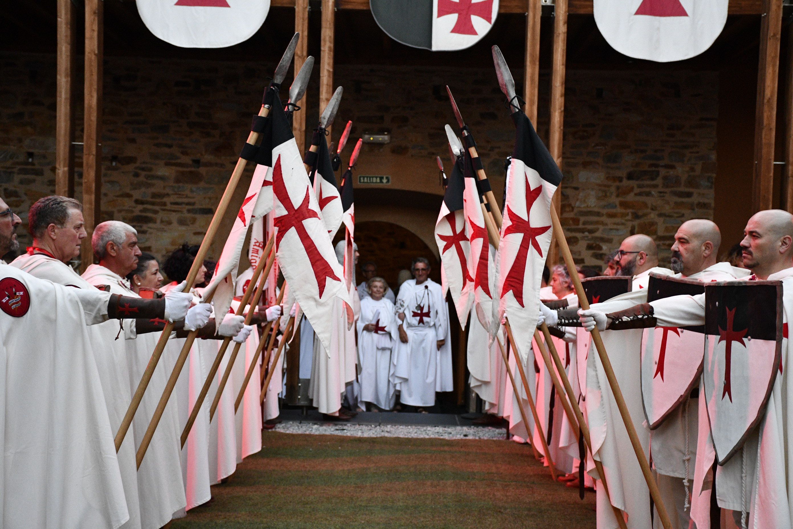 Ordenación de nuevos caballeros de la Noche Templaria