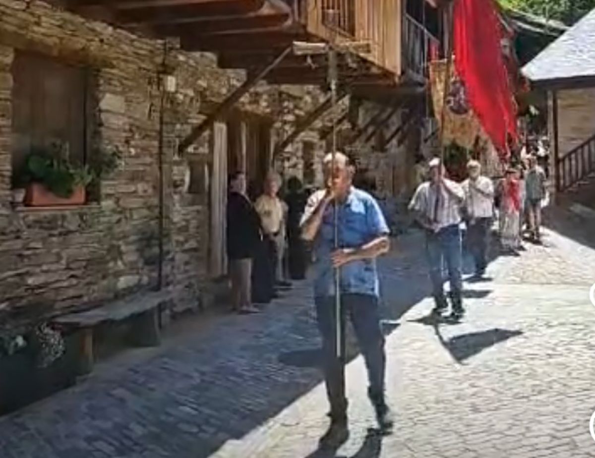 Peñalba vive su día de Santiago en el corazón del Valle del Silencio con el sonido de la tradición