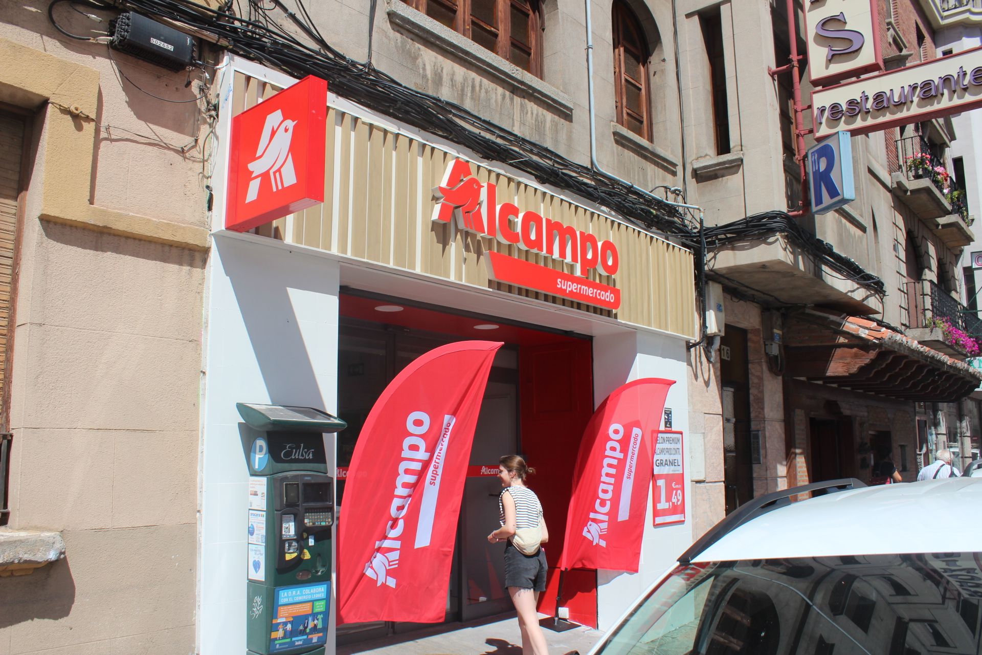 Supermercado de Alcampo ubiacado en el número 16 de la calle Santa Nonia, León