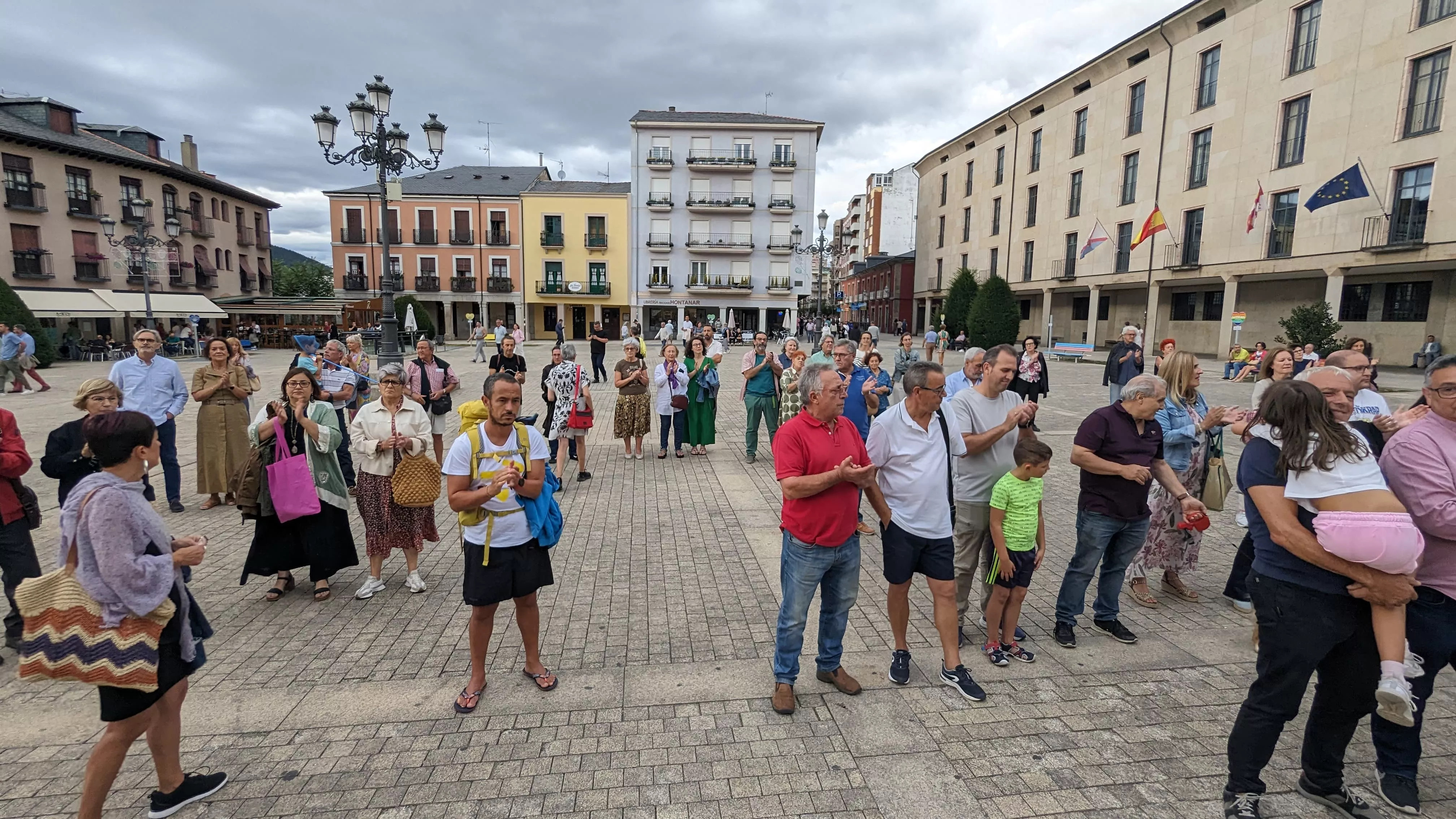 Concentración en Ponferrada contra Luis Rubiales y en apoyo a Jenni Hermoso (2)