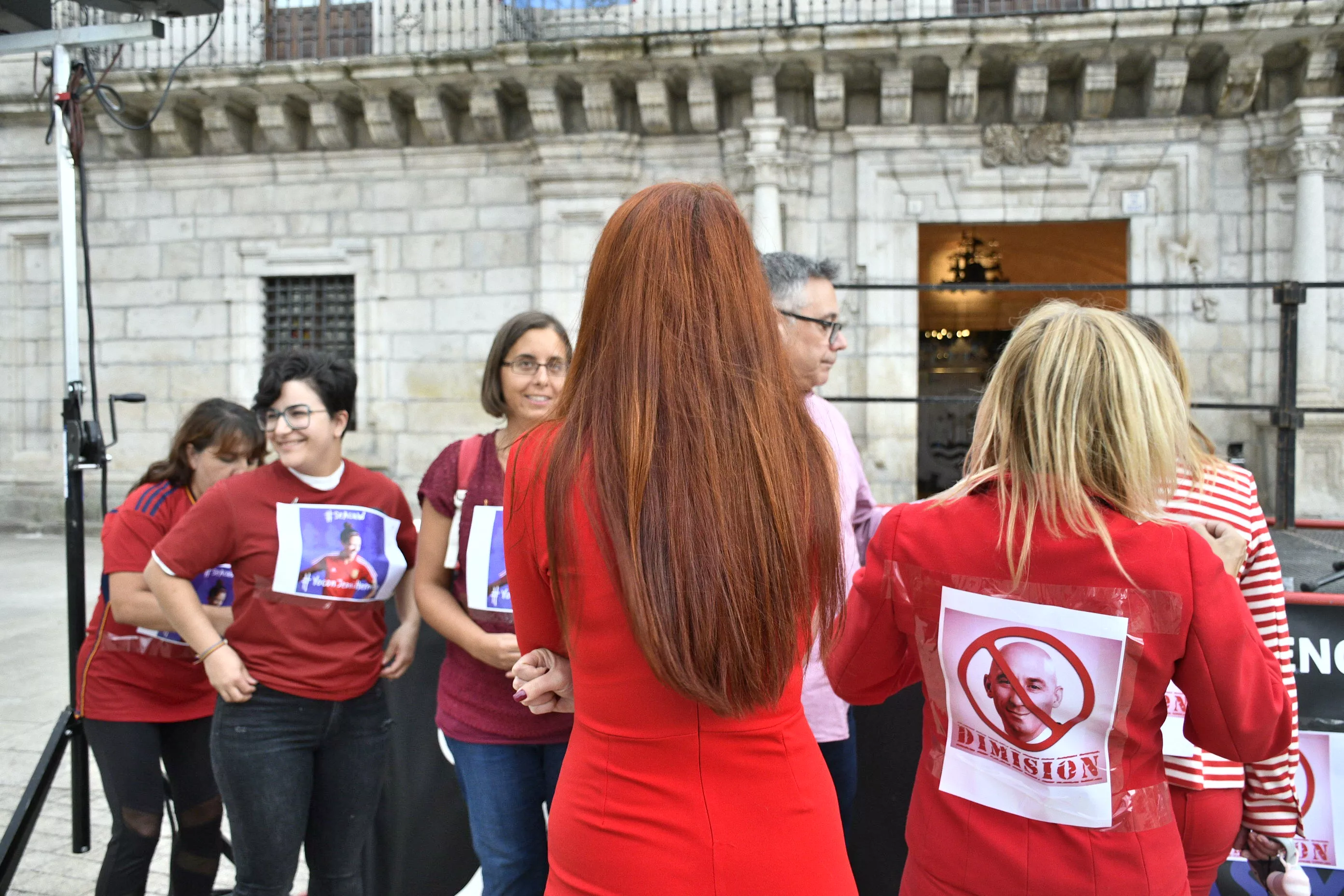 Concentración en Ponferrada contra Luis Rubiales y en apoyo a Jenni Hermoso (10)