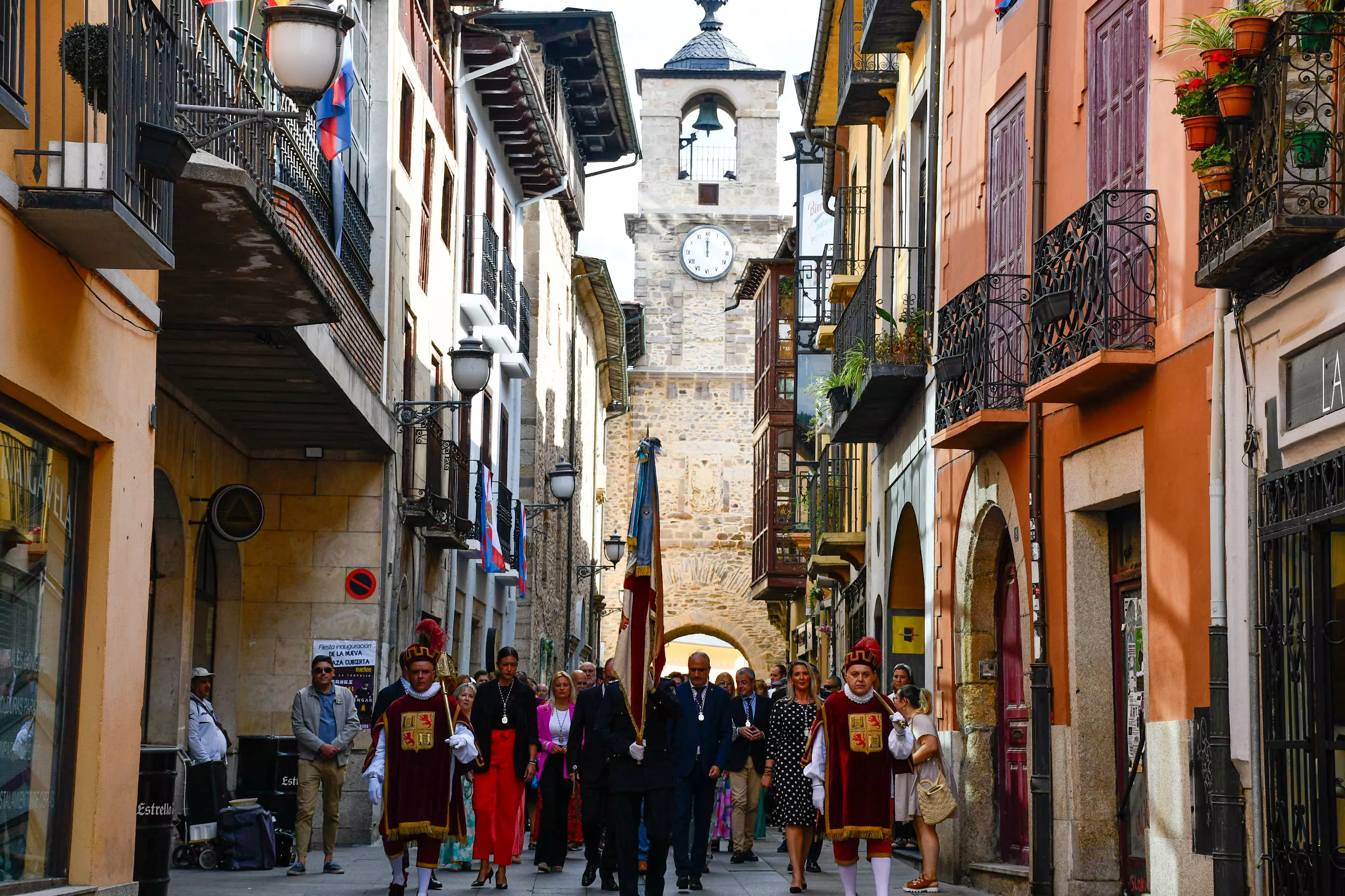 Ofrenda a la Virgen de La Encina de las pedanías de Ponferrada 