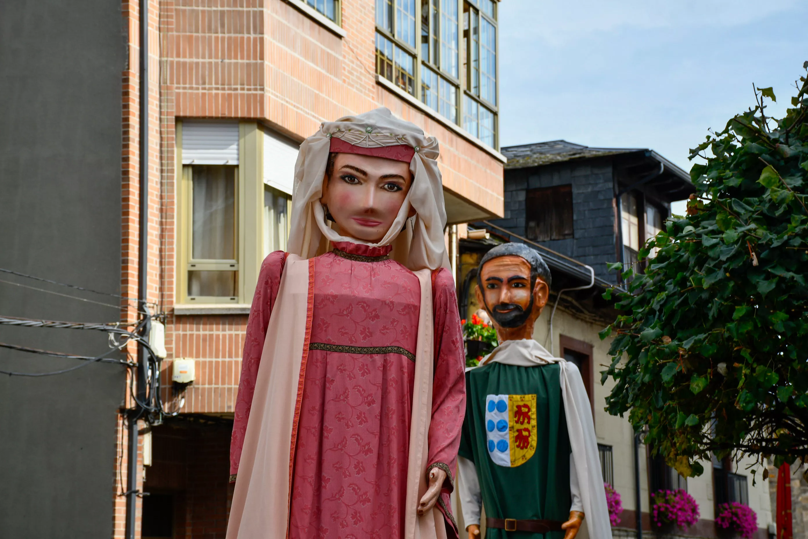  Tradicional procesión y comitiva de autoridades en el día del Cristín de Bembibre  (6)