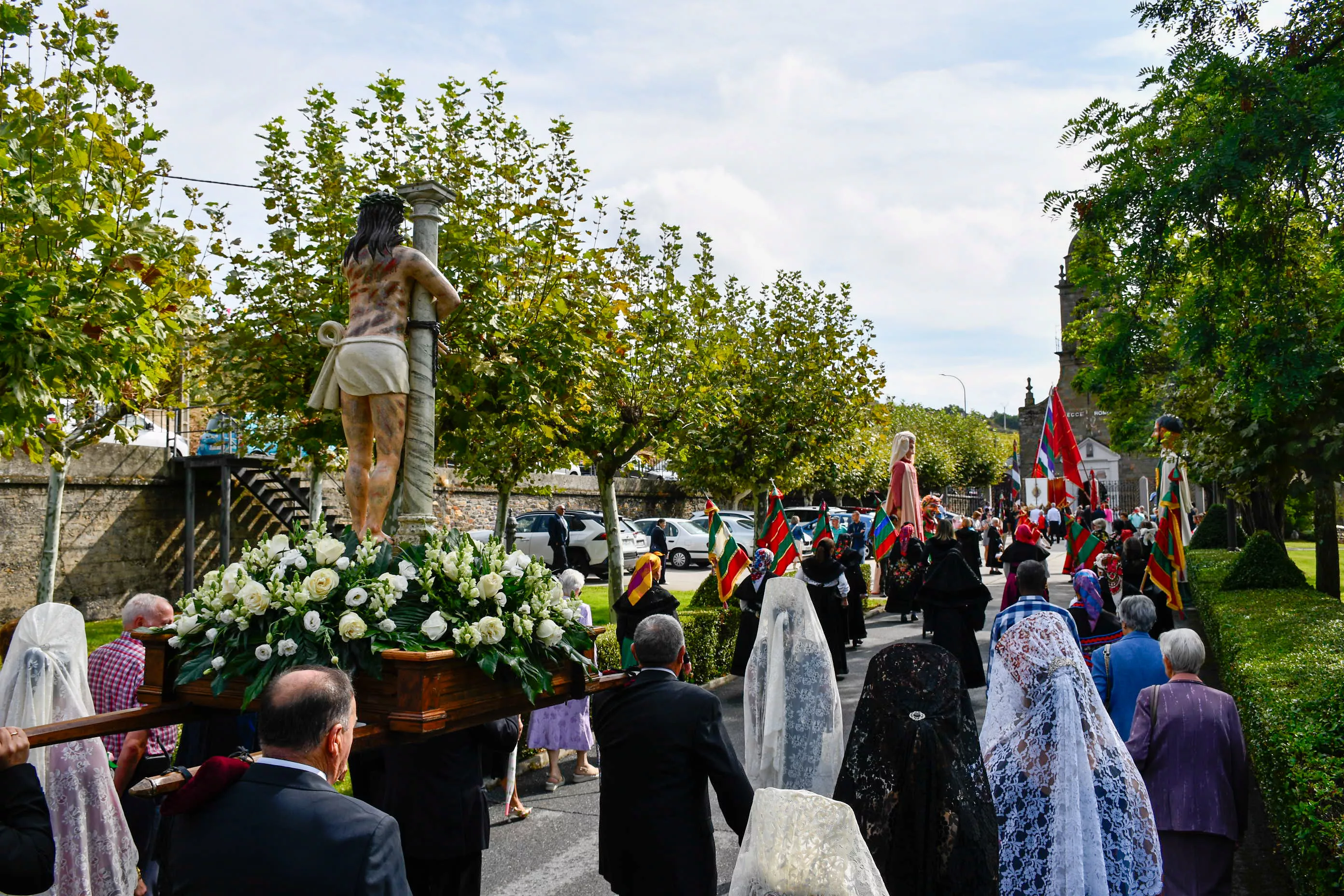  Tradicional procesión y comitiva de autoridades en el día del Cristín de Bembibre  (27)