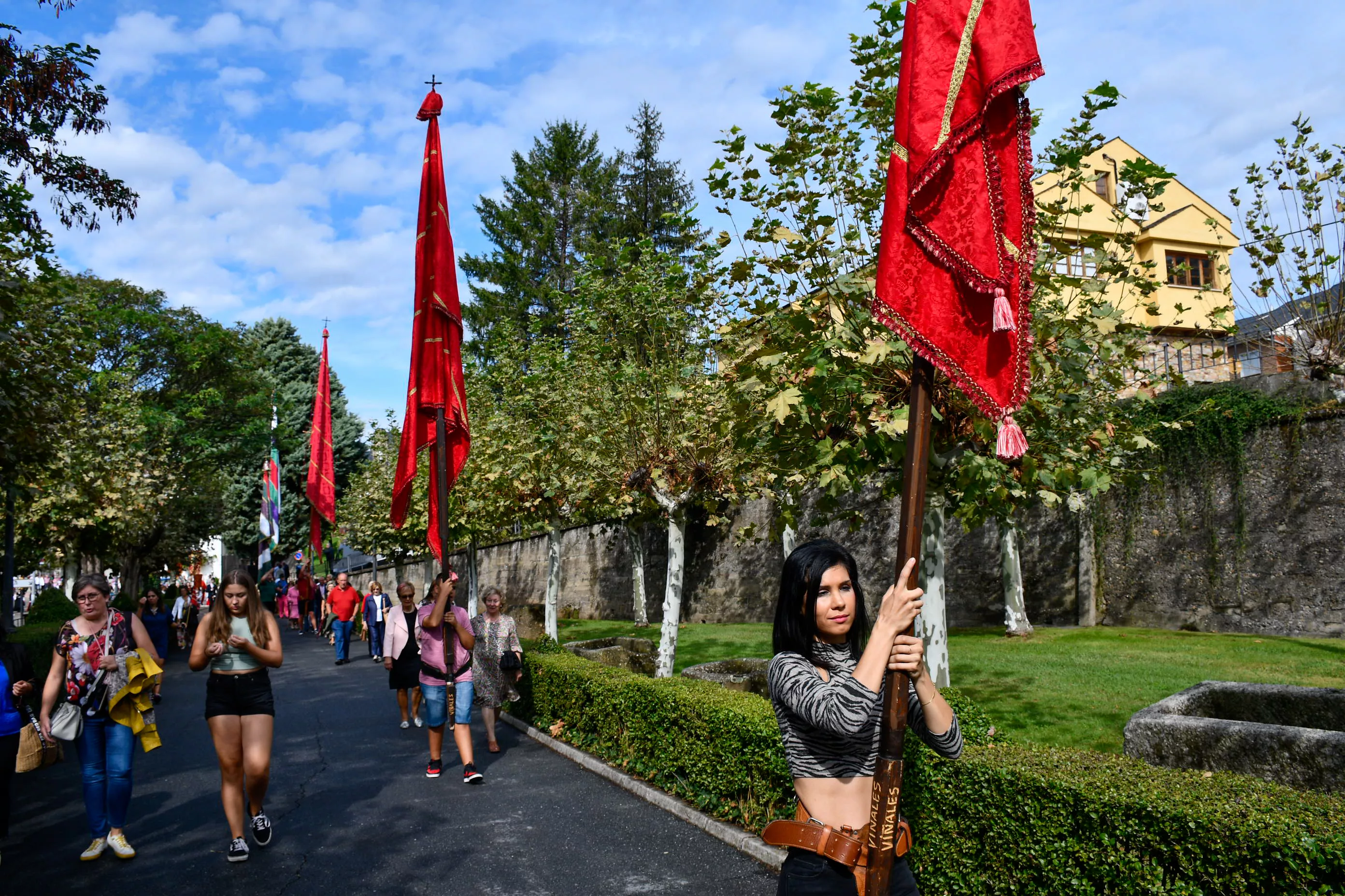  Tradicional procesión y comitiva de autoridades en el día del Cristín de Bembibre  (60)