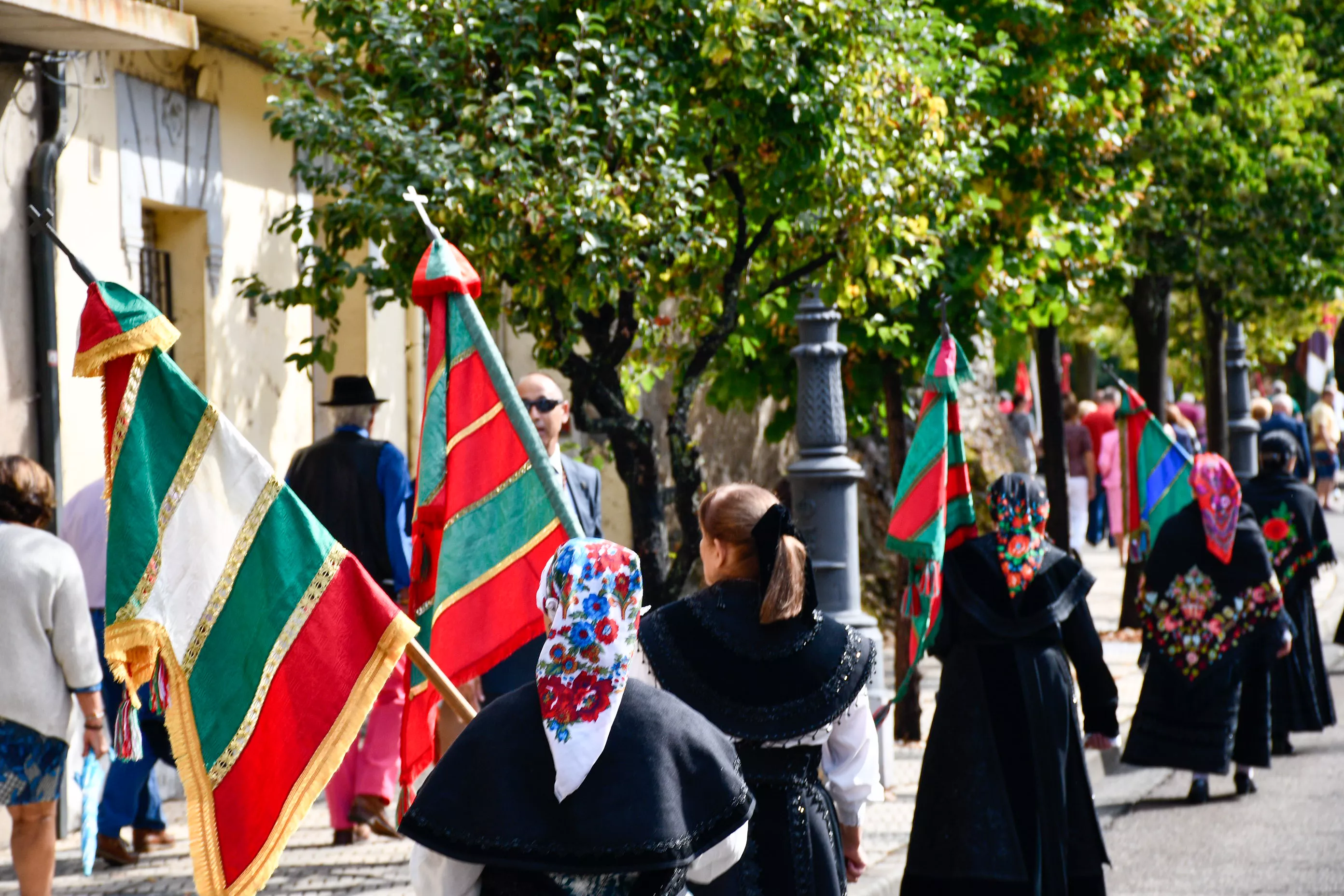  Tradicional procesión y comitiva de autoridades en el día del Cristín de Bembibre  (91)