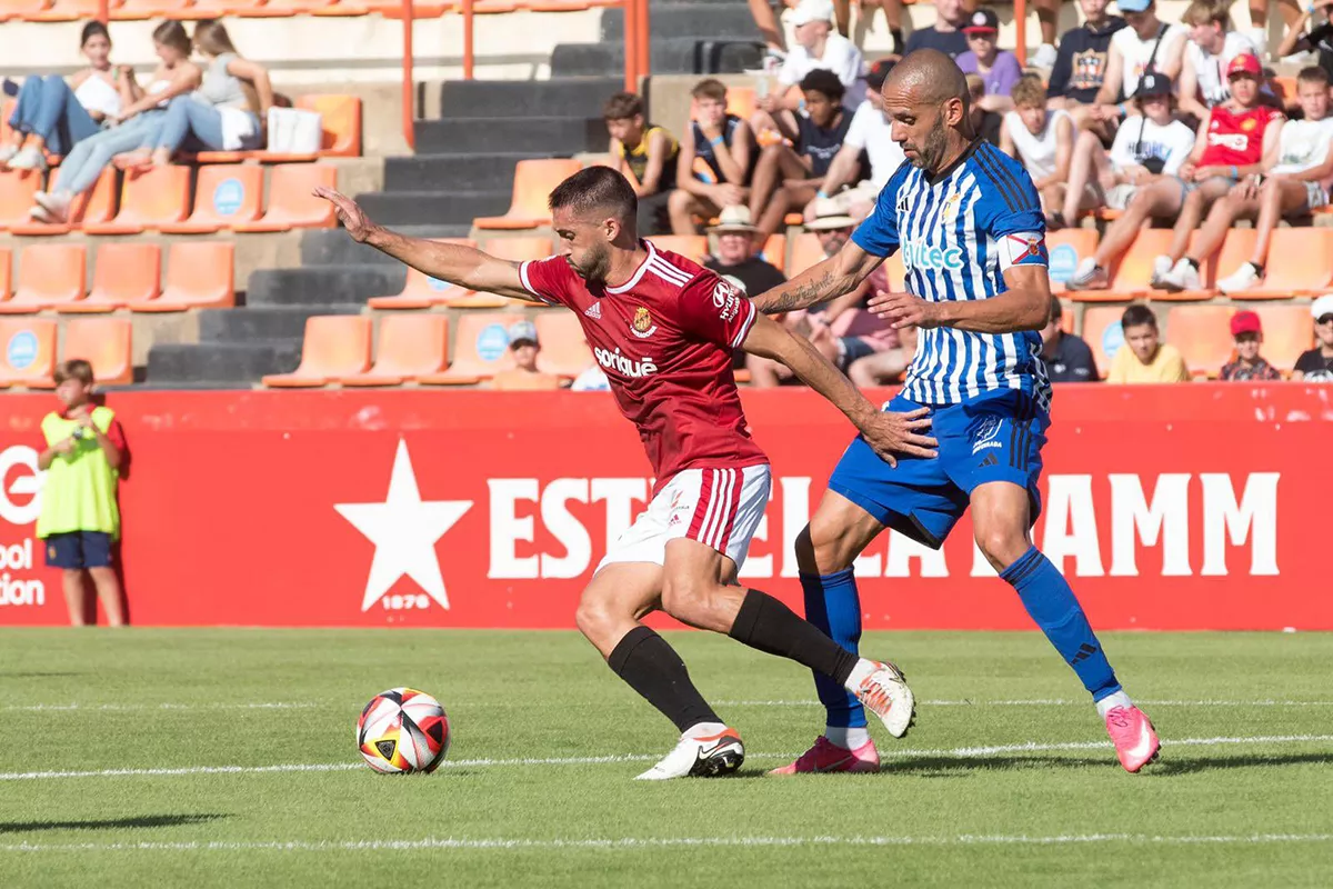 Una gran Ponferradina pone a raya al Nástic de Tarragona para sacar un punto del campo del líder