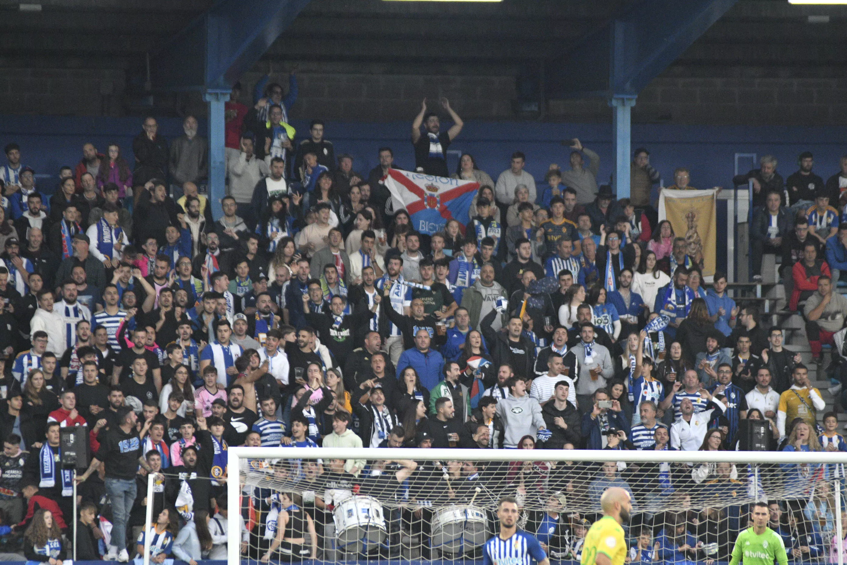 Grada durante la Ponferradina -Depor 