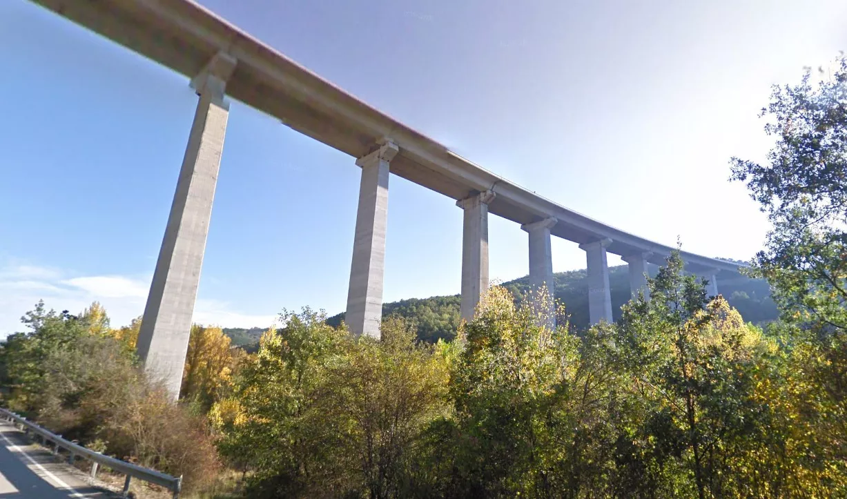 Viaducto de Tremor a su paso por Torre del Bierzo 