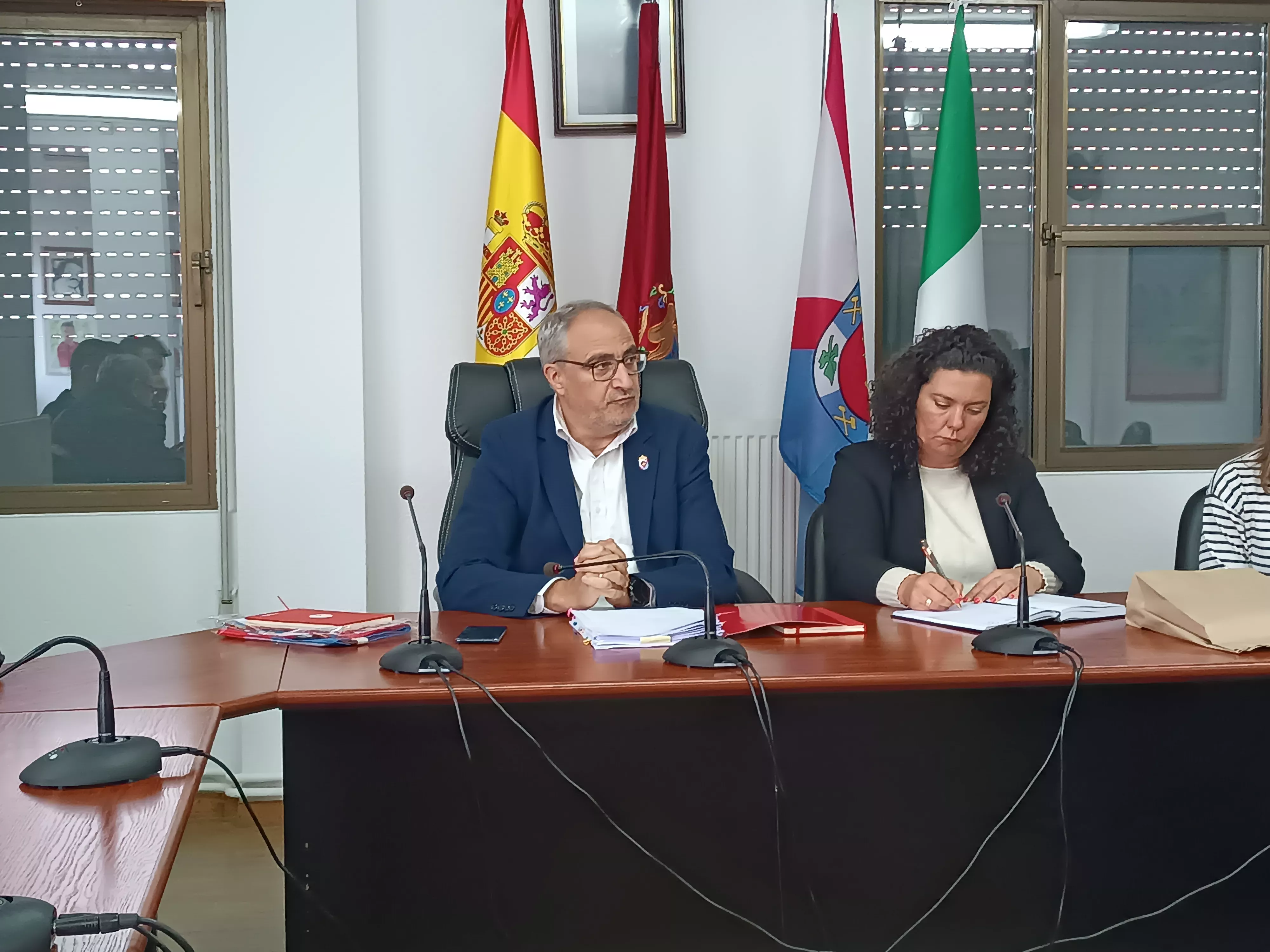 Visita institucional del Consejo del Bierzo a Cacabelos (4)