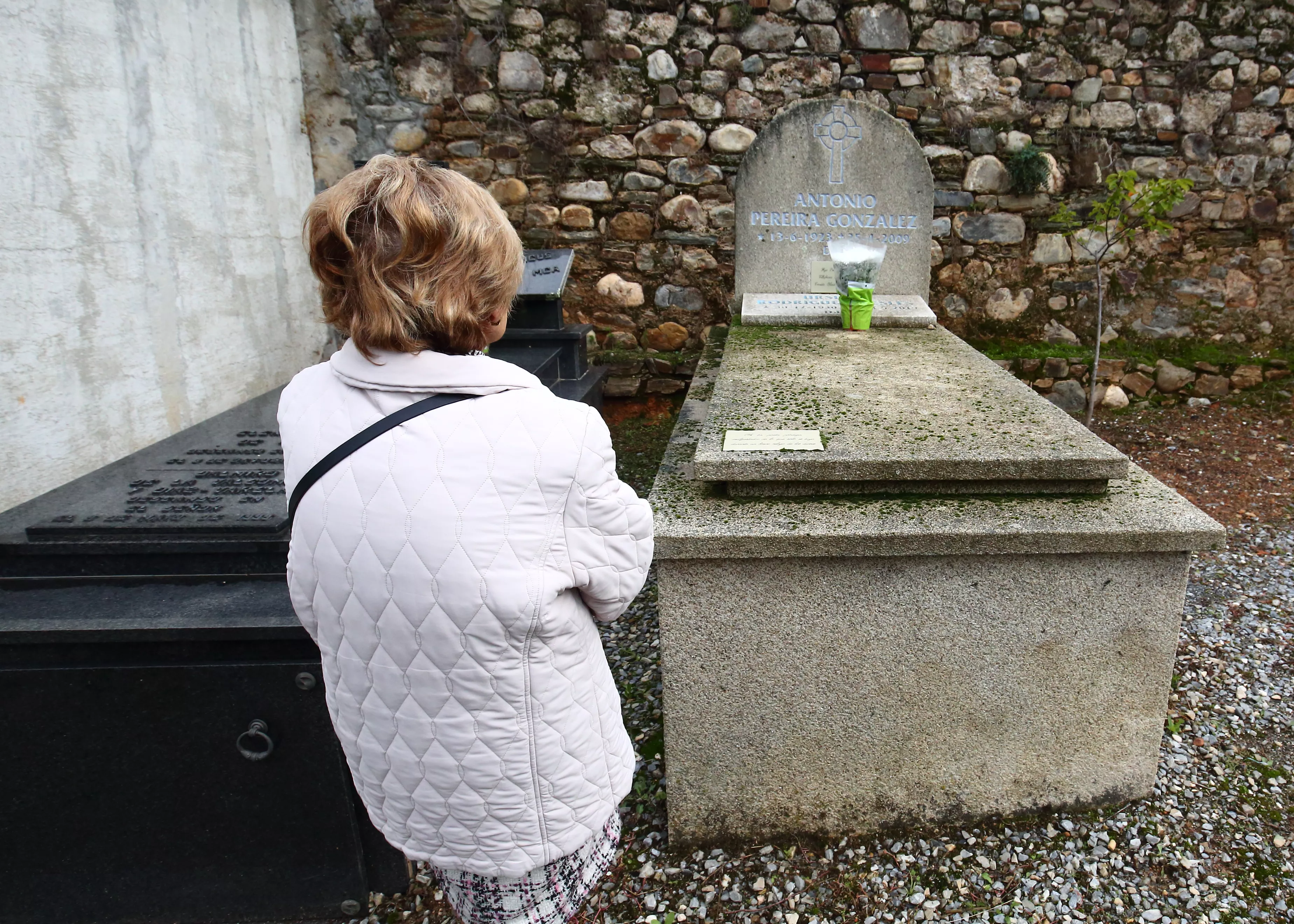 Día de Todos los Santos en el cementerio de Villafranca del Bierzo (16)