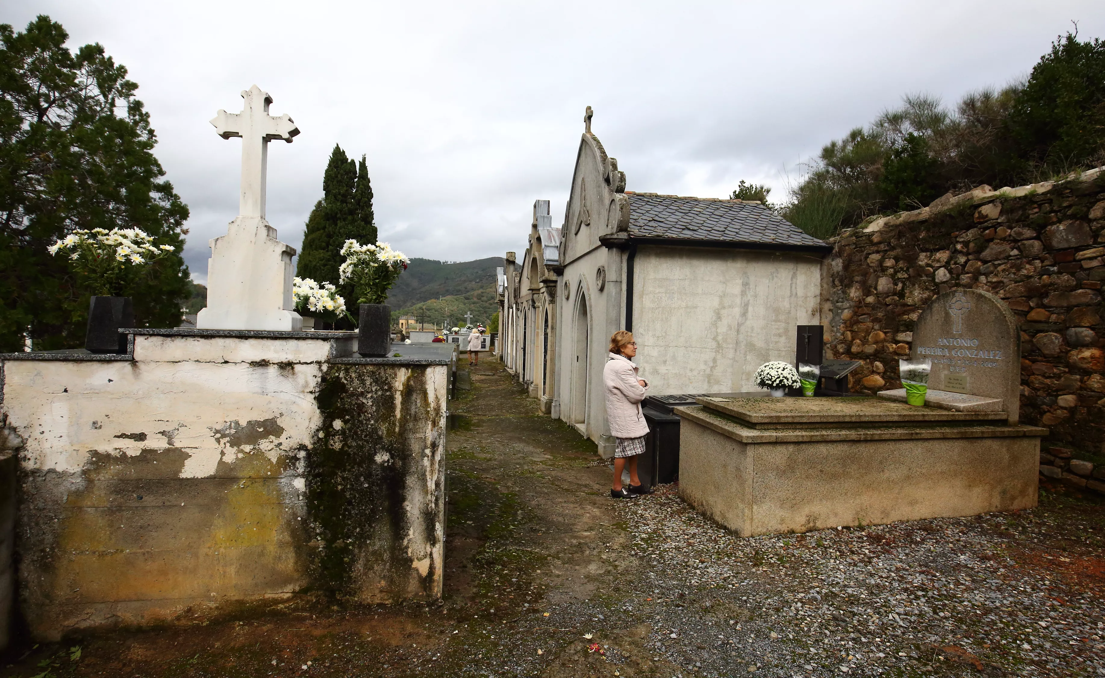 Día de Todos los Santos en el cementerio de Villafranca del Bierzo (17)