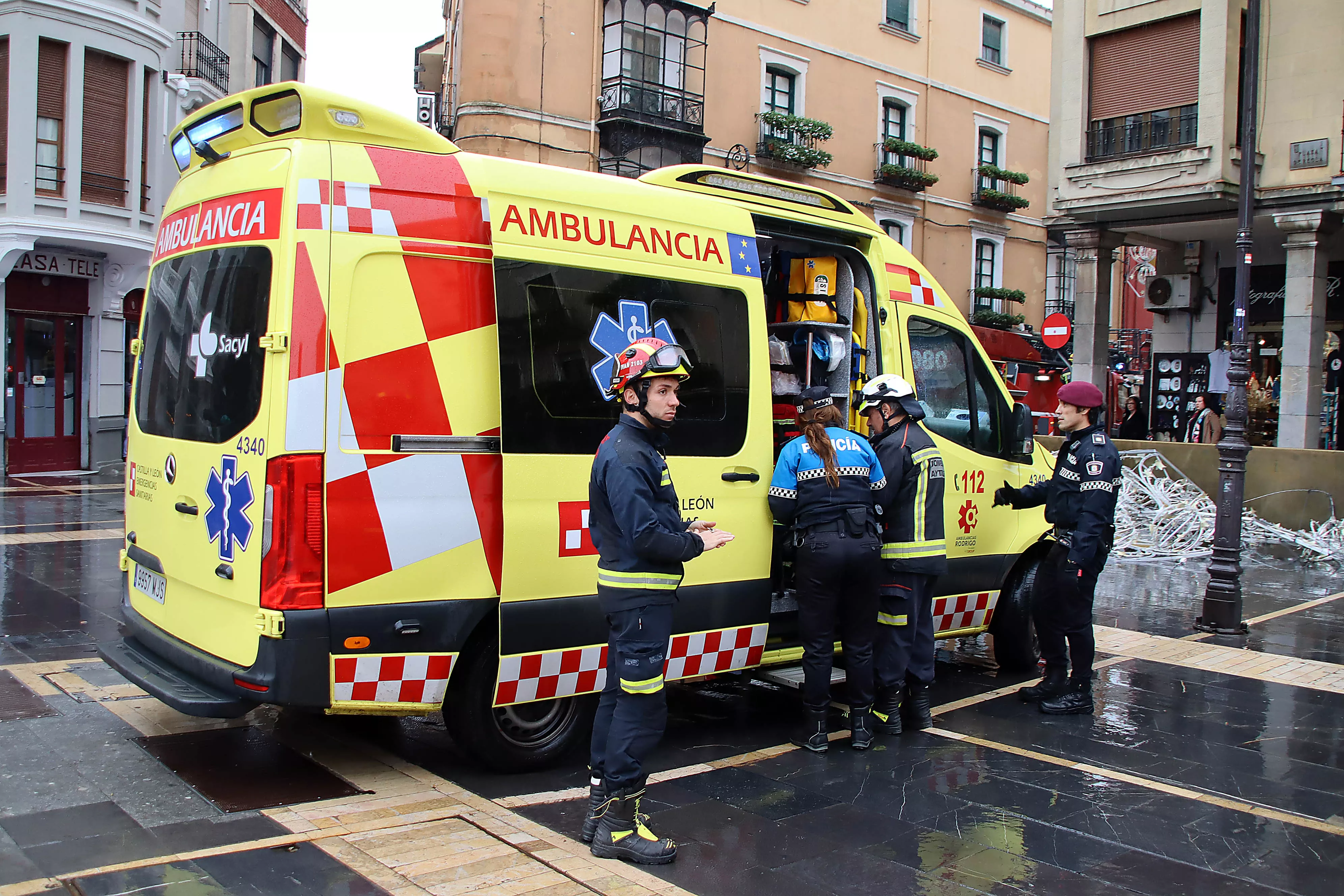 Herido por las luces de Navidad en León 