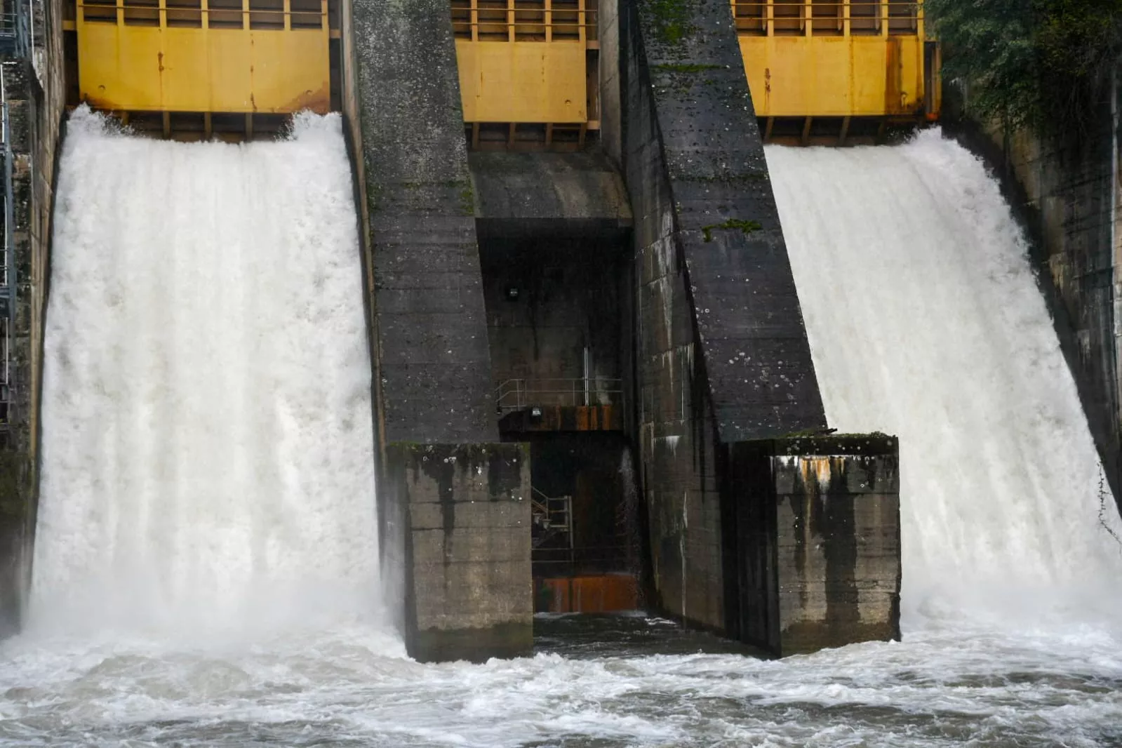 Confederación inicia este martes un desembalse del pantano de Bárcena