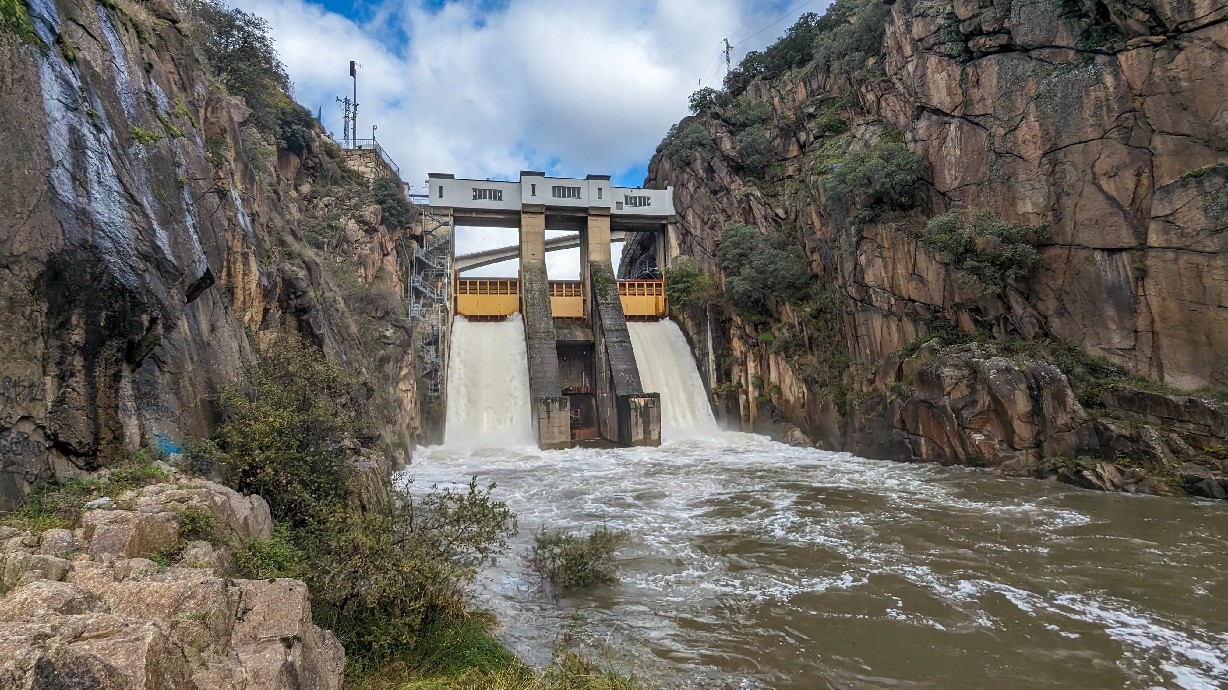 Confederación inicia este martes un desembalse del pantano de Bárcena