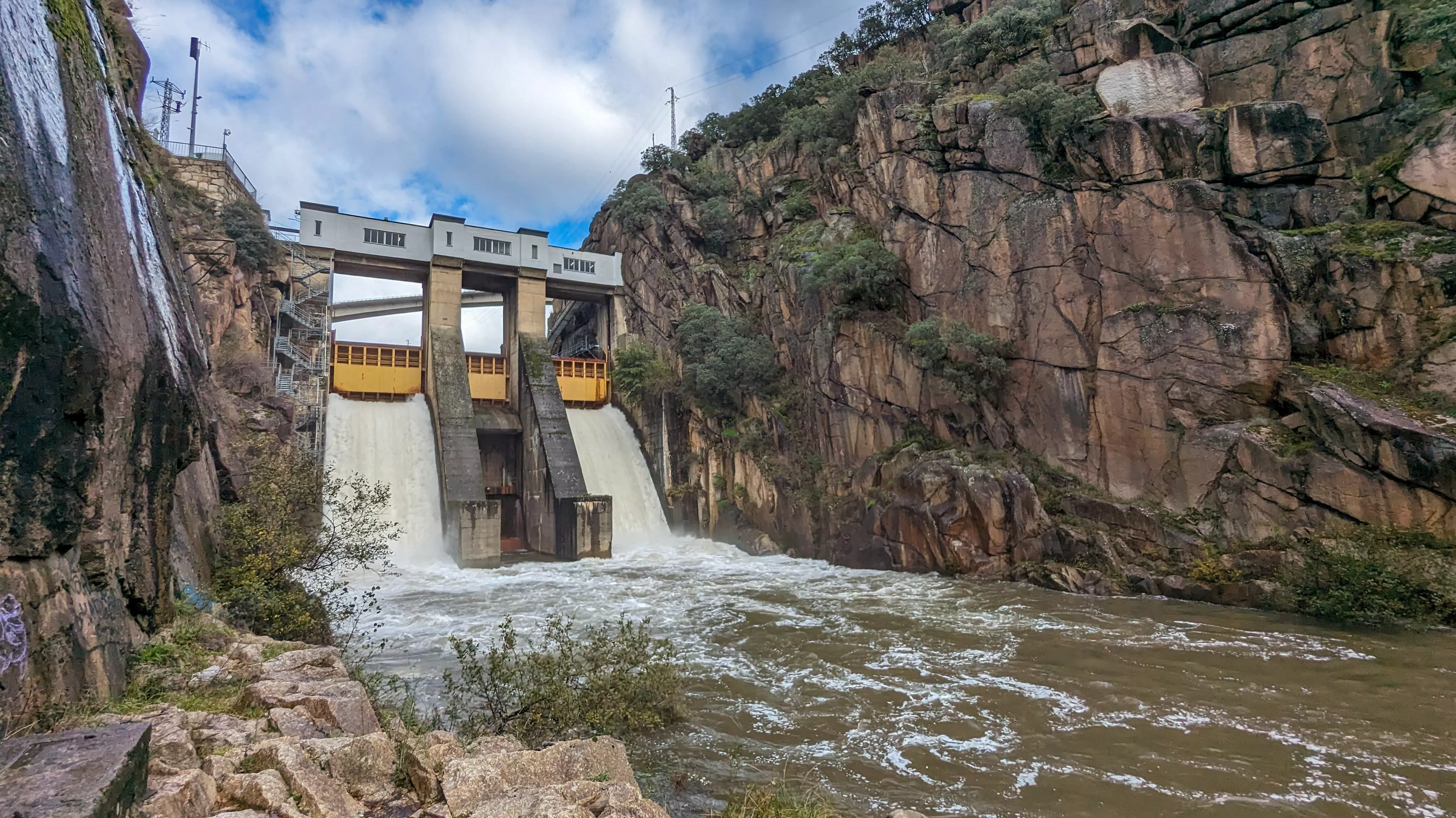 Confederación inicia este martes un desembalse del pantano de Bárcena