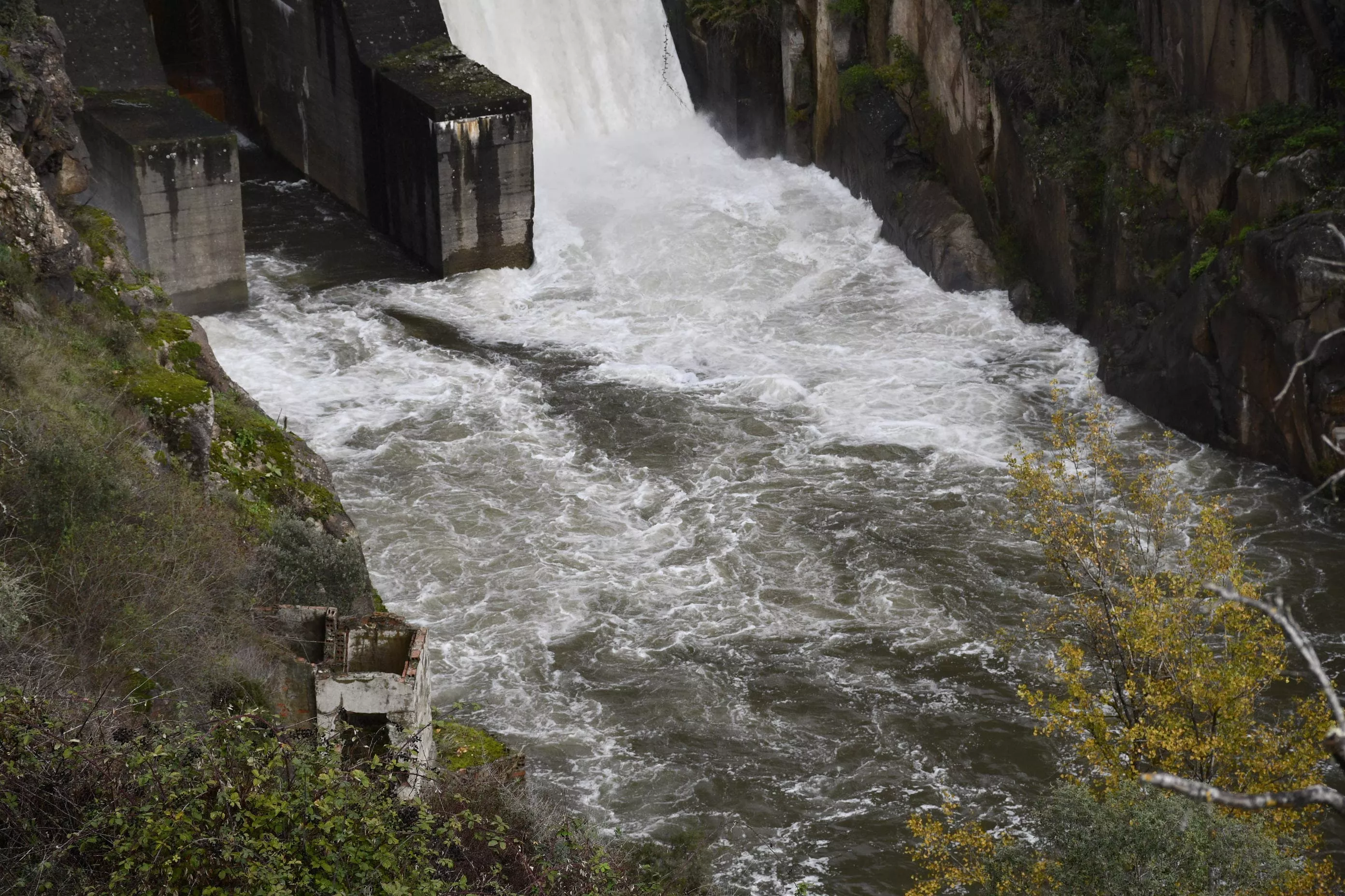 Confederación inicia este martes un desembalse del pantano de Bárcena