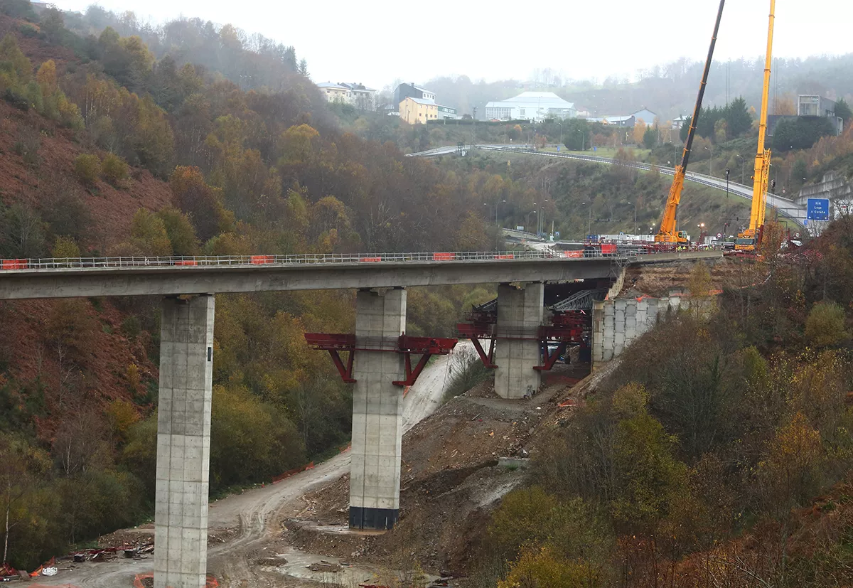 Así avanzan las obras de reconstrucción del viaducto O Castro de la autovía A6 en sentido Madrid