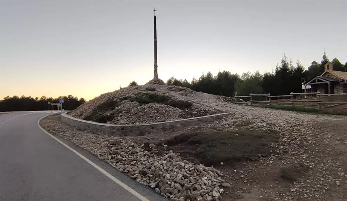 Marcha reivindicativa contra la remodelaci n de la Cruz de Ferro