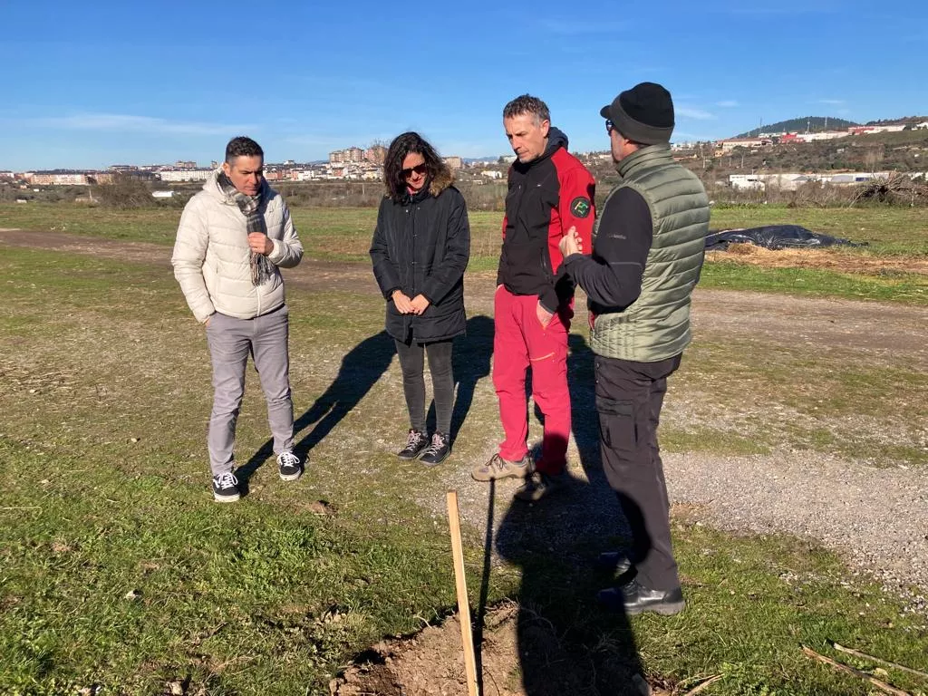 El anillo verde de Ponferrada suma 324 árboles de especies autóctonas en Campo