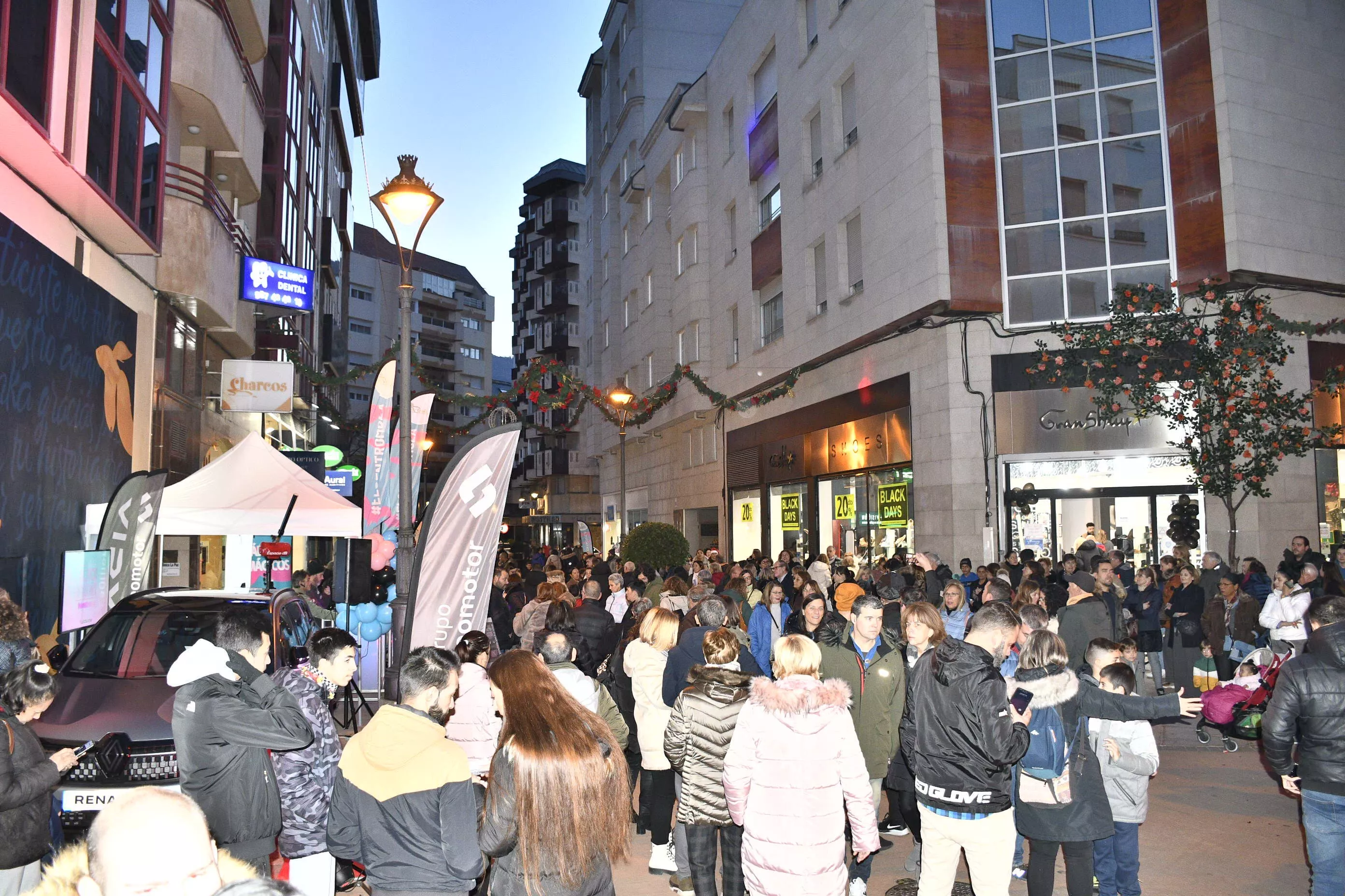 Fotos sorteo de 1000 € en el Black Friday del centro de Ponferrada