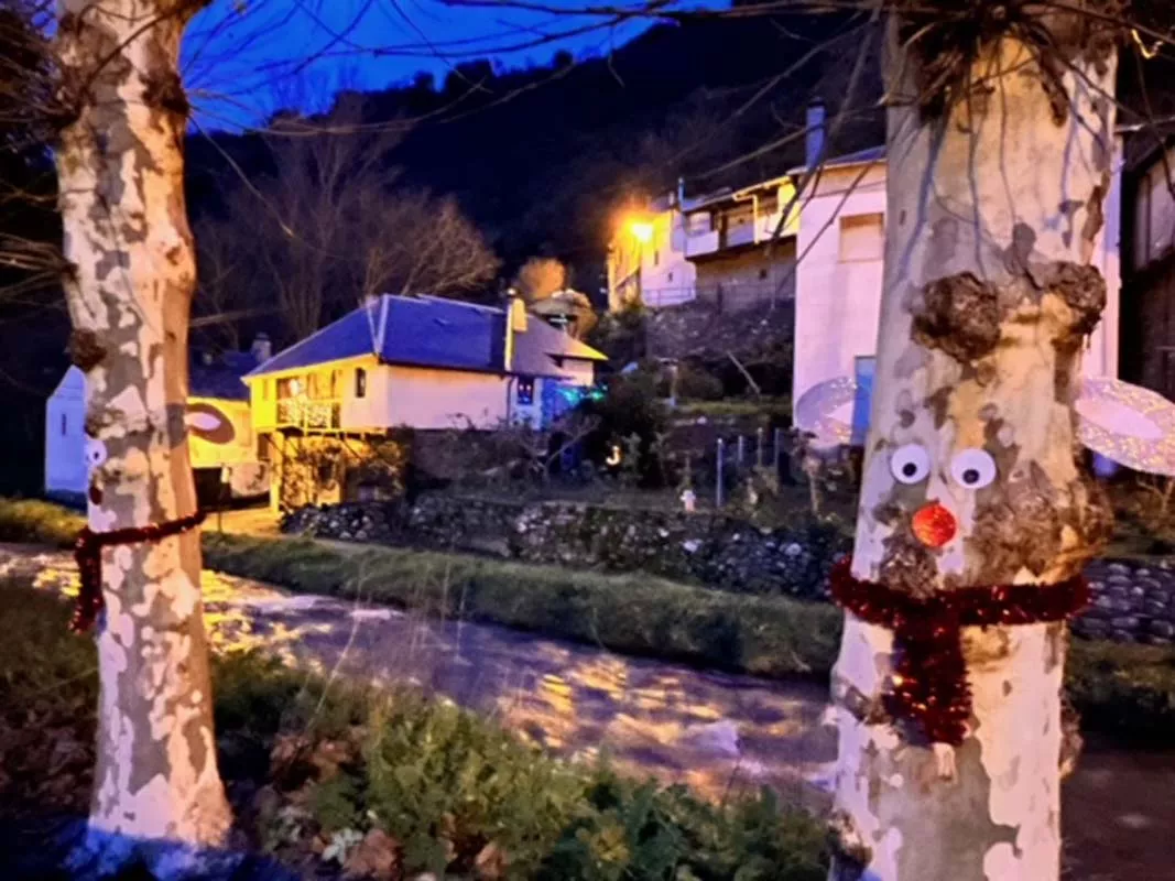 Adornos de Navidad en San Clemente de Valdueza