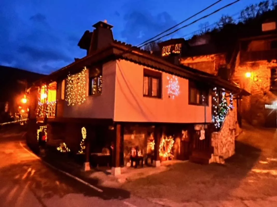 Adornos de Navidad en San Clemente de Valdueza