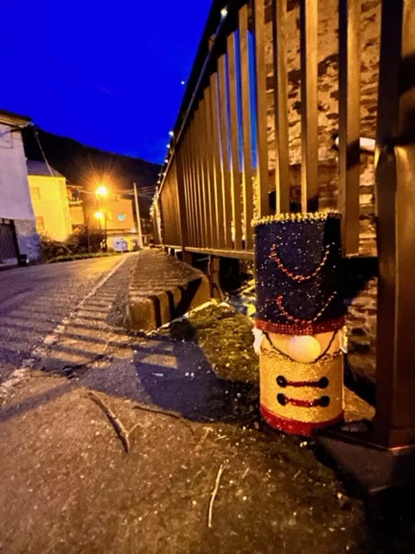 Adornos de Navidad en San Clemente de Valdueza