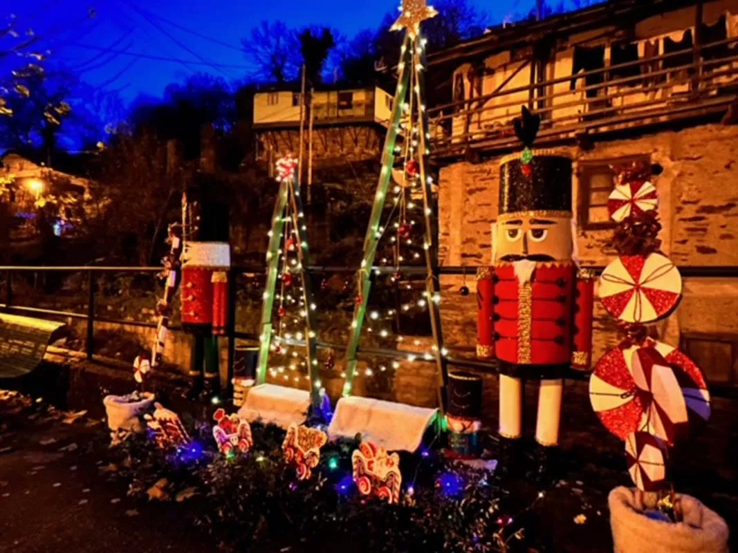 Adornos de Navidad en San Clemente de Valdueza