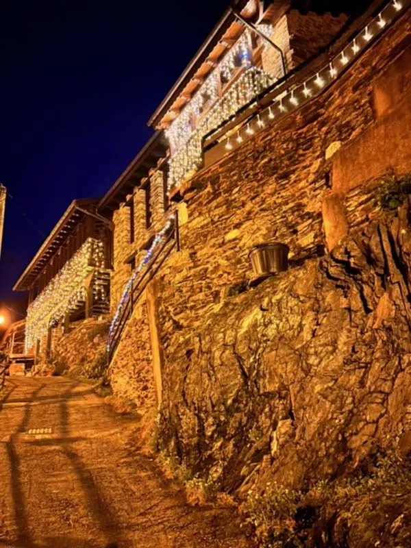 Adornos de Navidad en San Clemente de Valdueza