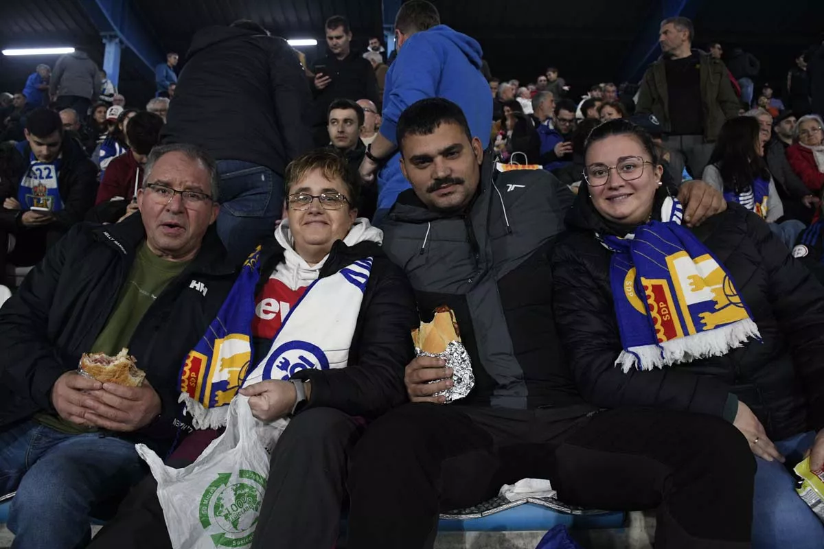 Álbum de fotos del Ponferradina - Cornellà, el último del año en El Toralín