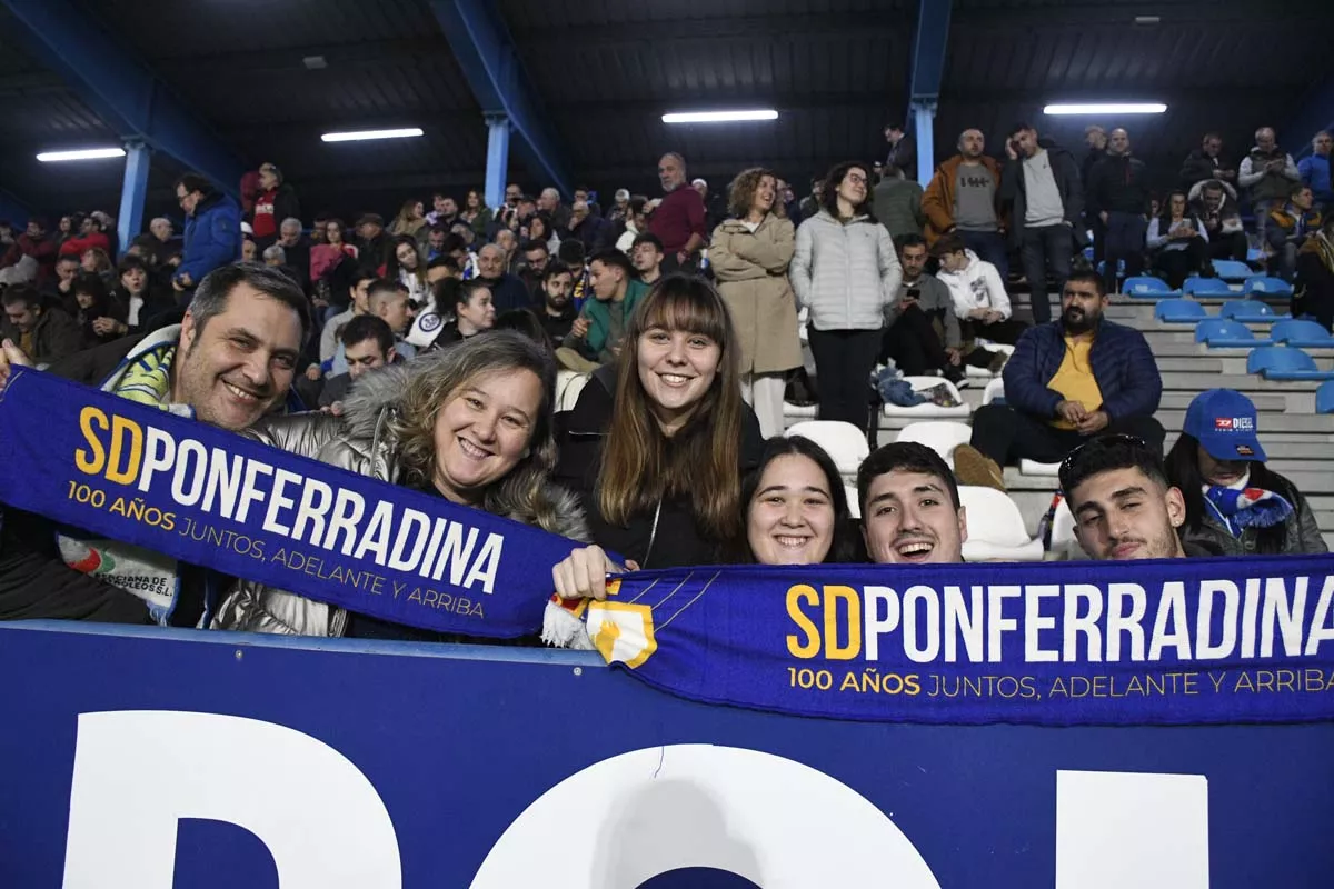 Álbum de fotos del Ponferradina - Cornellà, el último del año en El Toralín