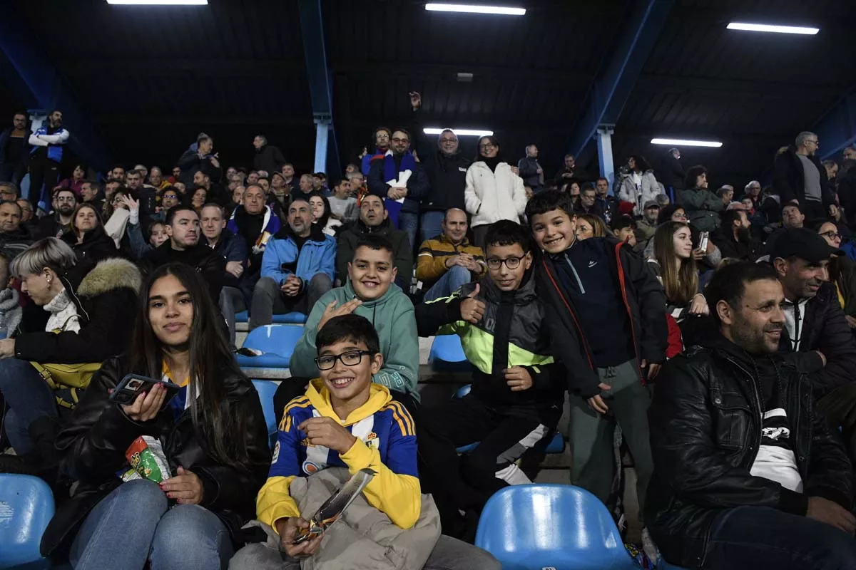 Álbum de fotos del Ponferradina - Cornellà, el último del año en El Toralín