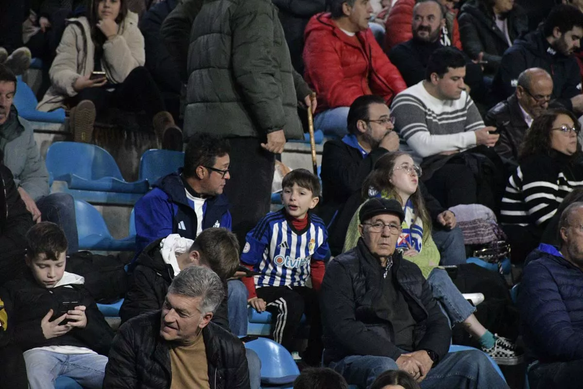 Álbum de fotos del Ponferradina - Cornellà, el último del año en El Toralín