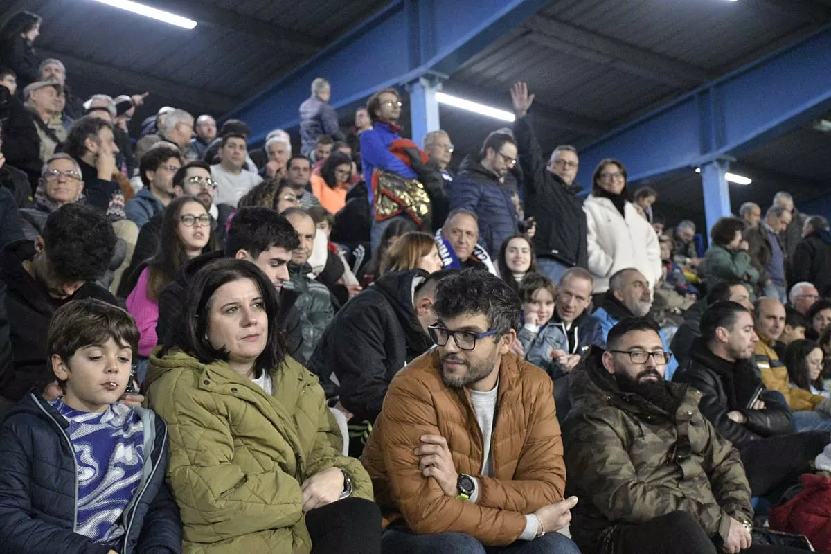 Álbum de fotos del Ponferradina - Cornellà, el último del año en El Toralín