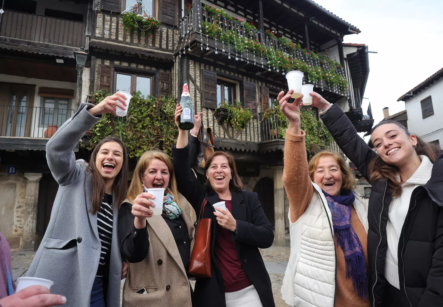 Celebración de La Alberca como ganador de la campaña 'Juntos brillamos más'